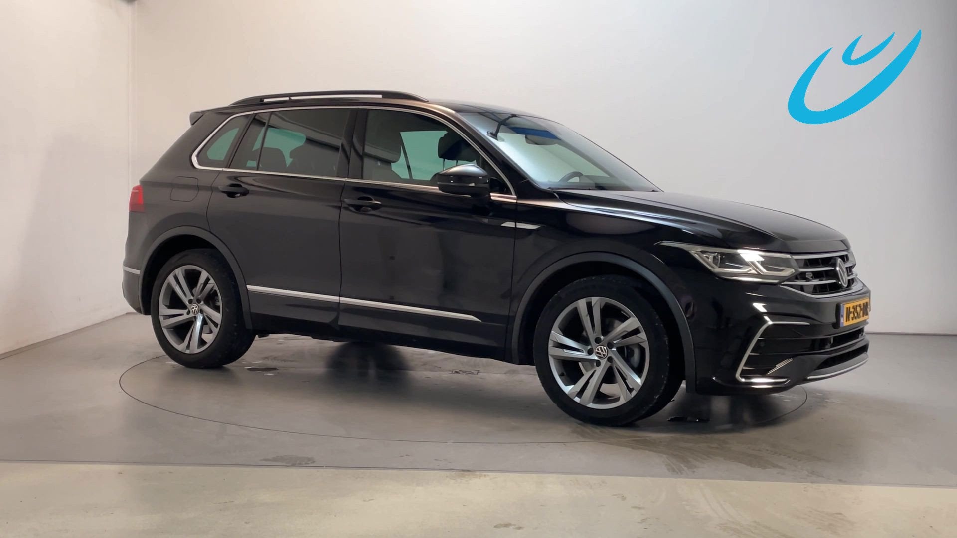 Volkswagen Tiguan 1.5 TSI 150pk DSG R-Line Business+ Camera, 1441 kg, 4 cilinders, Automatische klimaatregeling, Alcantara