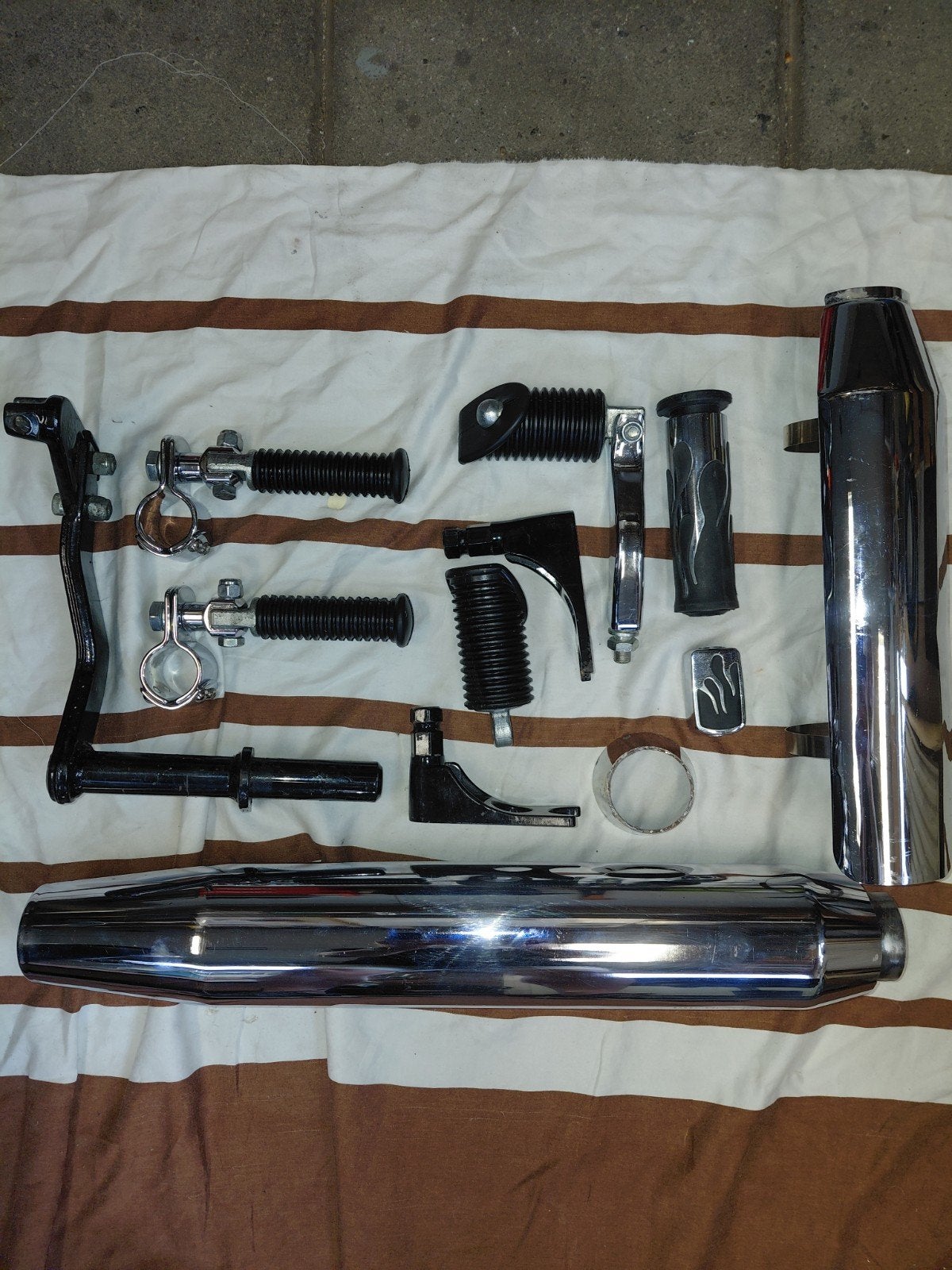 Harley Davidson Dyna 2002 onderdelen: voetsteunen, hitteschi, Ophalen of Verzenden
