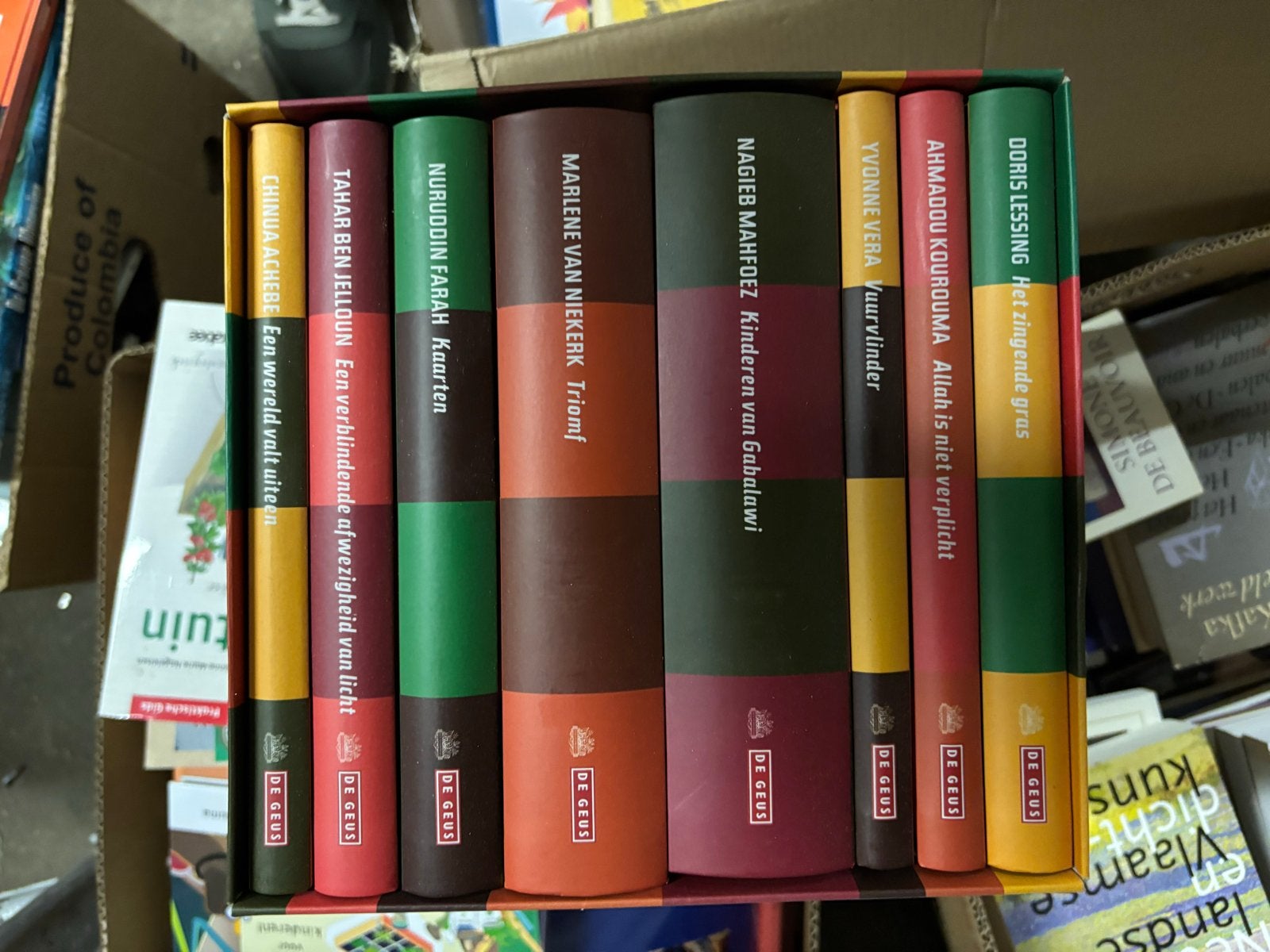 De Geus Wereld Romans Boxset - Matige Doos, Boeken, Ophalen of Verzenden, Zo goed als nieuw