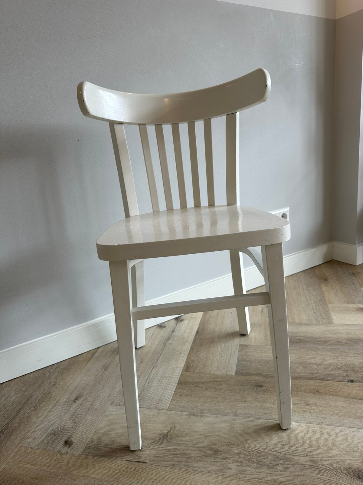 Houten caféstoel -eetkamerstoel (laatste kans gaat 18-7 weg), Huis en Inrichting, Stoelen, Ophalen, Gebruikt, Wit, Eén