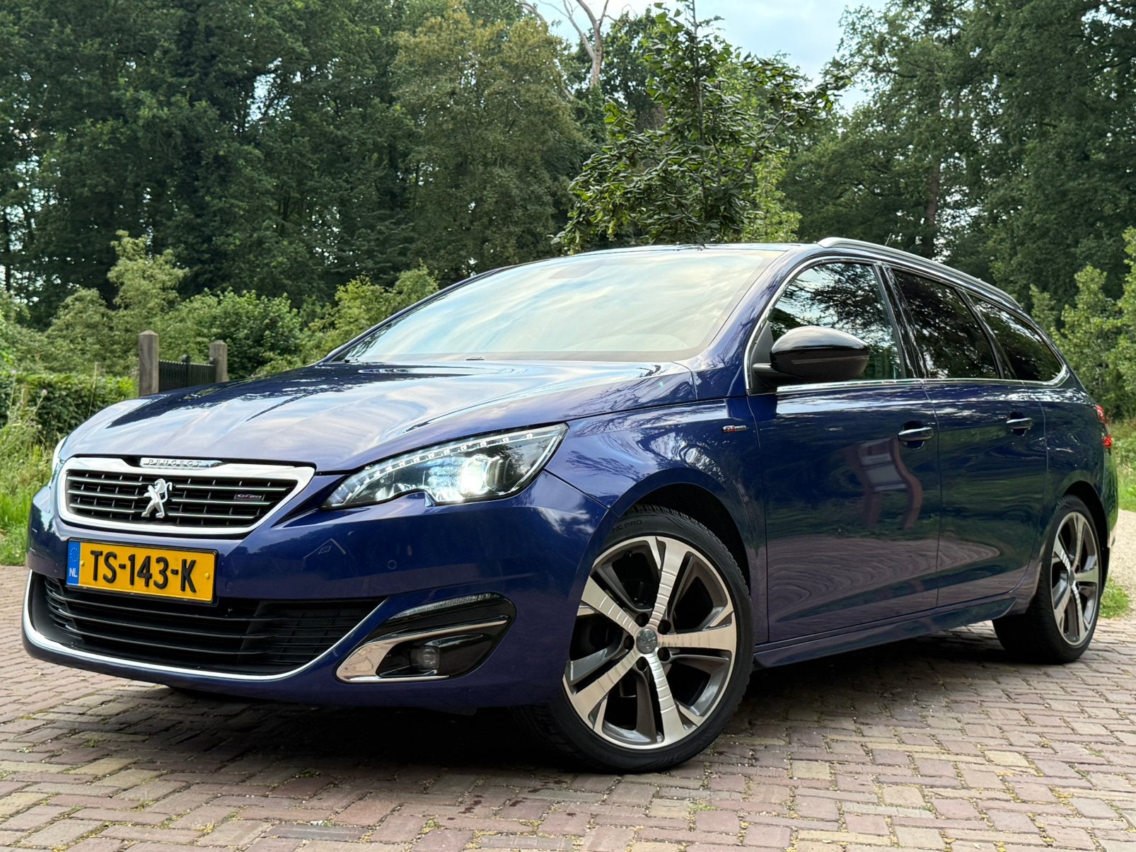 Peugeot 308 SW 1.2 GT-Line AUTOMAAT/PANO/CAMERA/KEYLESS/LED, Auto's, Peugeot, 1199 cc, 3 cilinders, 1100 kg, Geïmporteerd