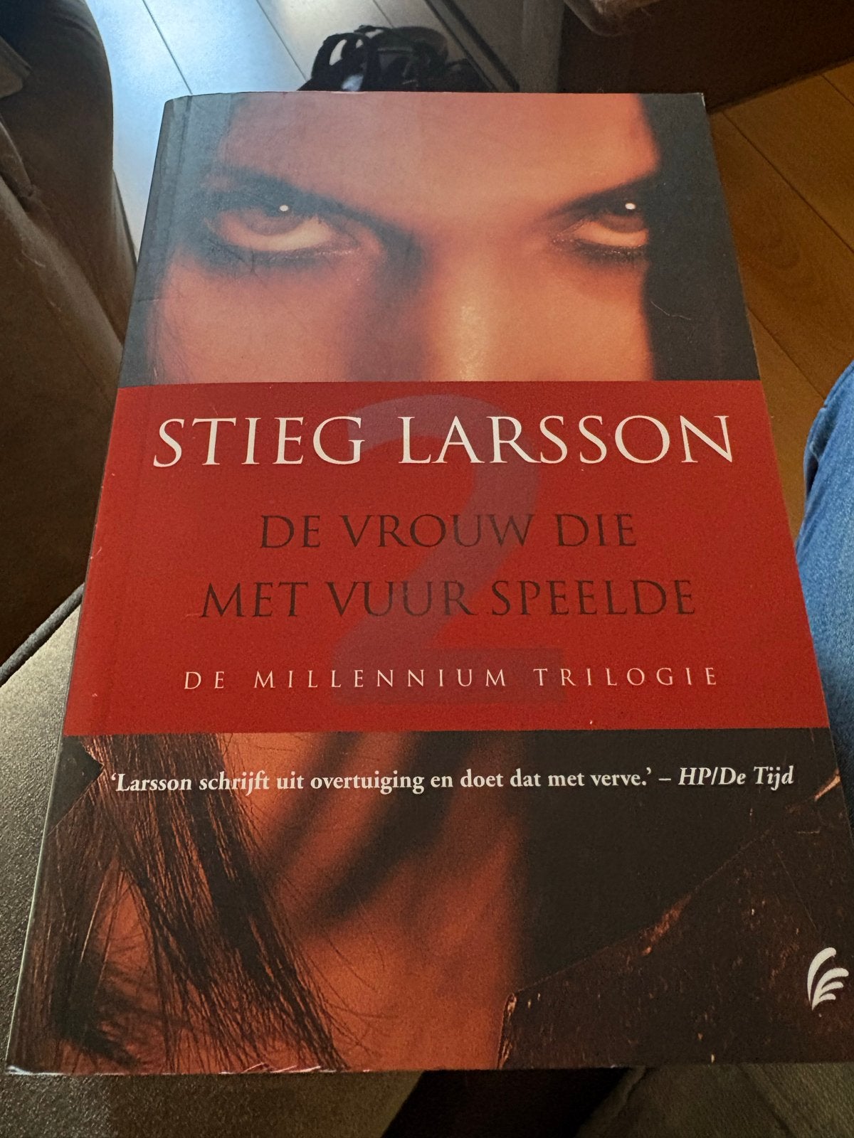 Stieg Larsson - De vrouw die met vuur speelde (Millennium), Boeken, Ophalen of Verzenden, Gelezen, Scandinavië