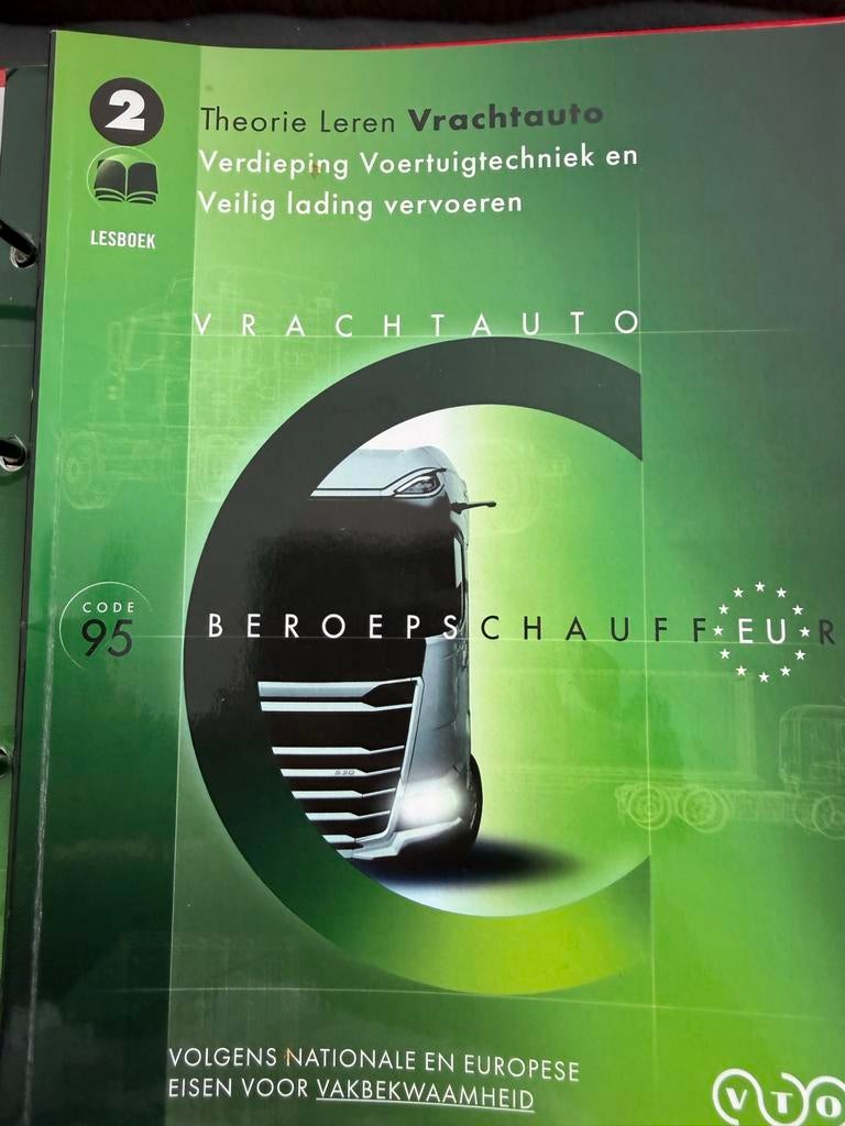 Vrachtauto Theorieboeken Code 95 (Deel 2 & 3), Ophalen of Verzenden, Zo goed als nieuw, MBO