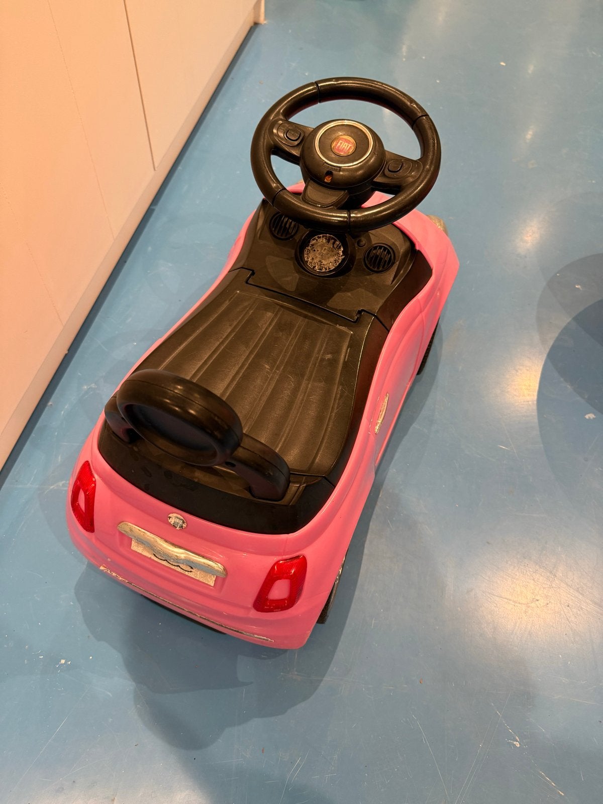 Roze Fiat 500 loopauto voor uren speelplezier, Loopauto, Ophalen of Verzenden, Loopauto, Loopauto