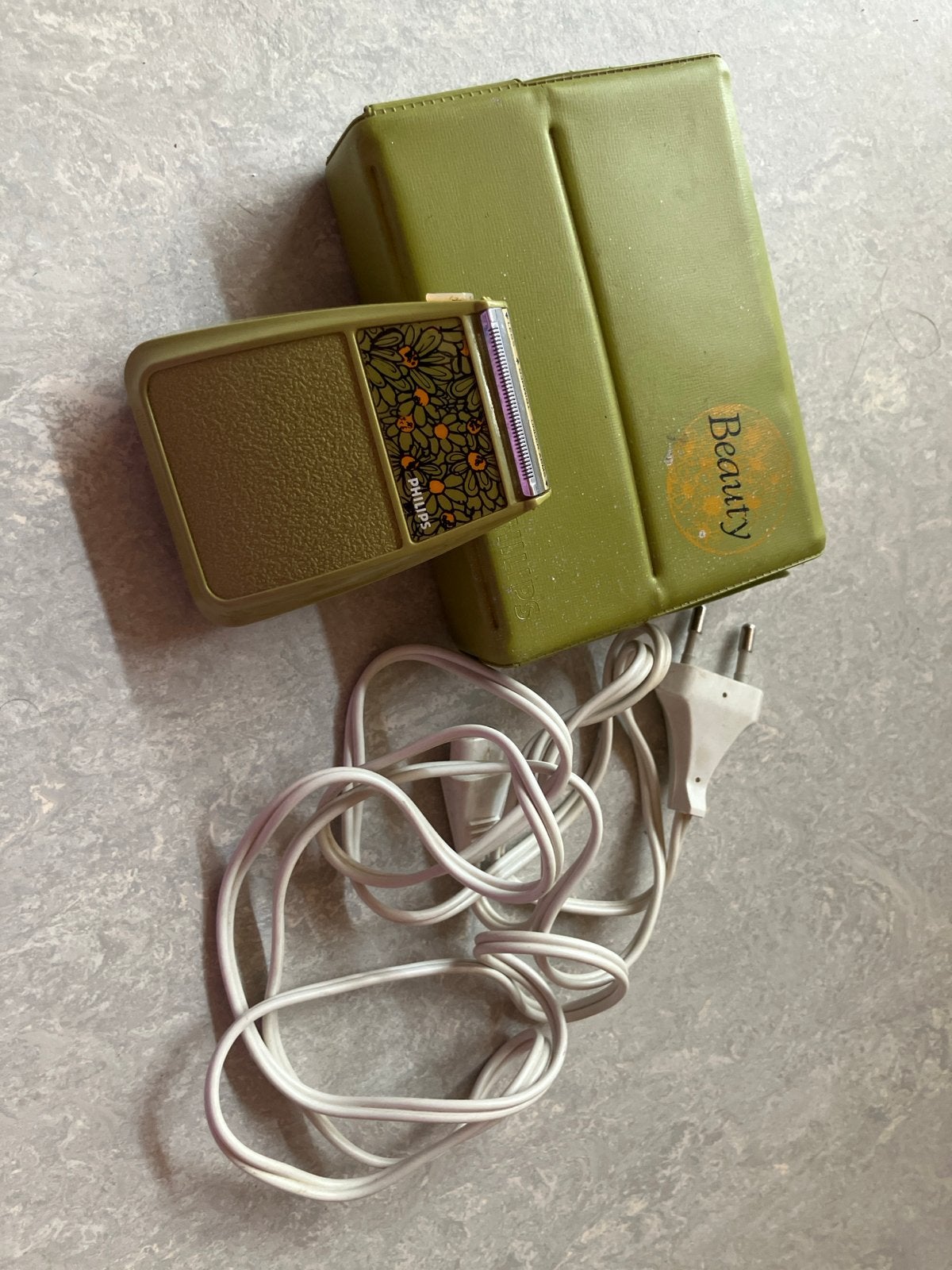 Vintage Philips HP 2102 scheerapparaat met etui, Ophalen of Verzenden, Gebruikt, Scheren en Epileren