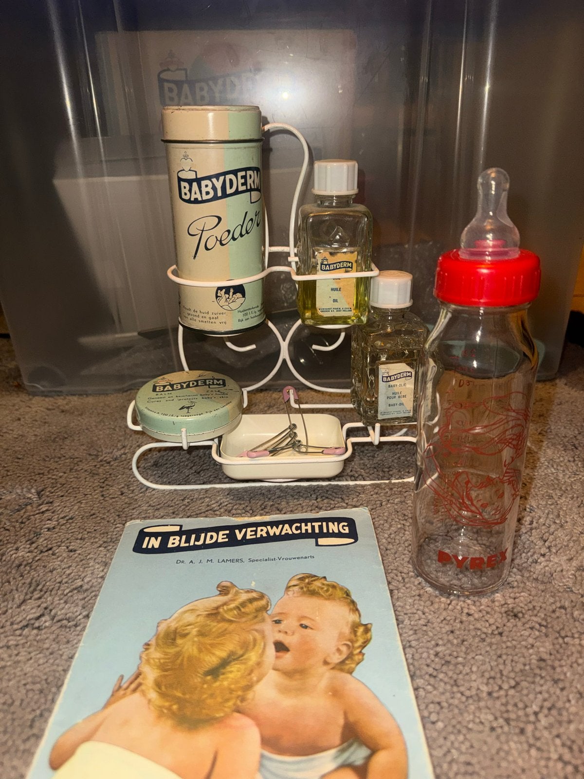 Vintage Babyderm babyverzorgingsset met boek en fles, Verzenden, Gebruikt