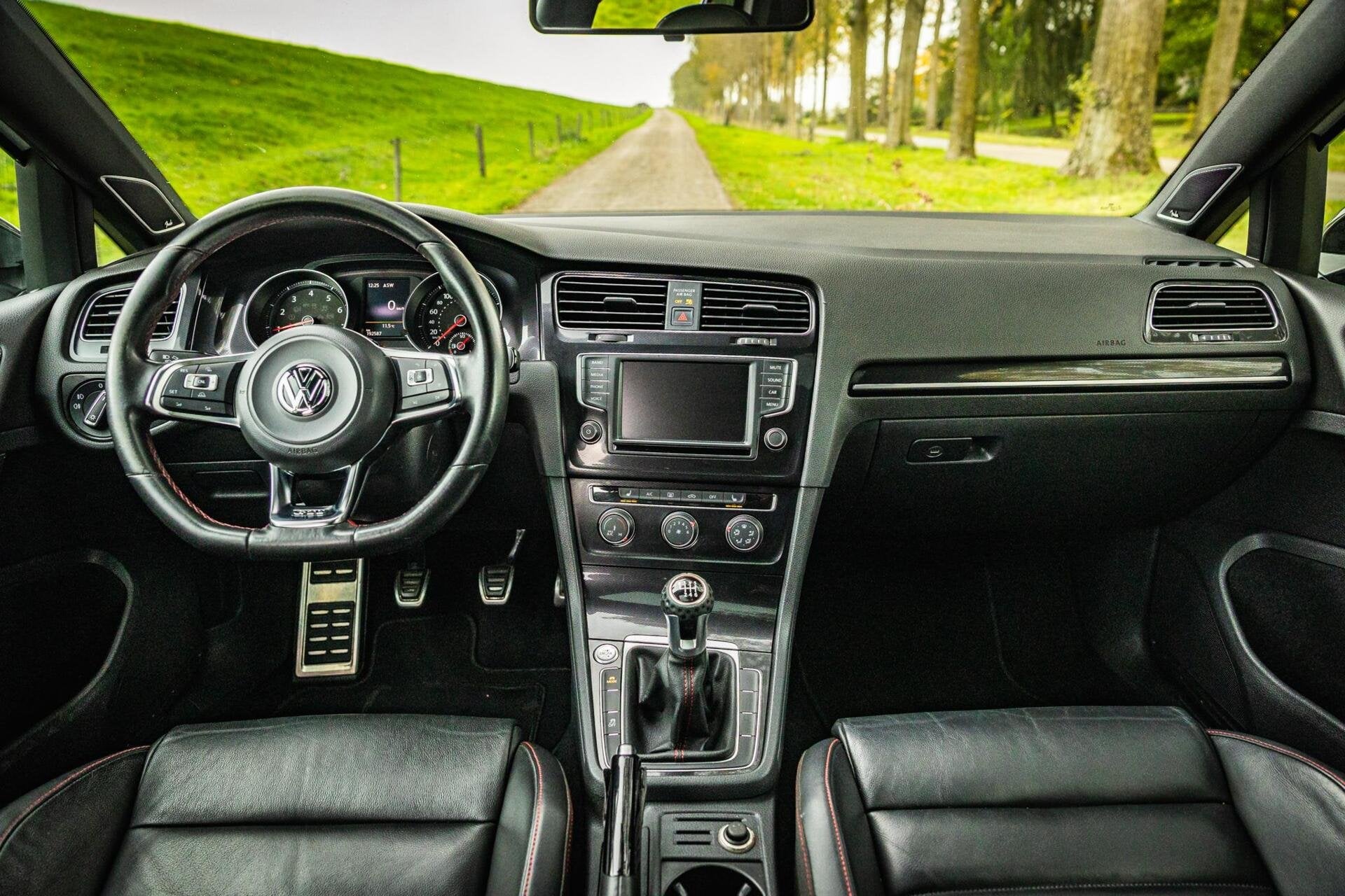 Volkswagen Golf 2.0 TSI GTI Performance|Pano |Leder |Carplay, Auto's, Gebruikt, Euro 6, 4 cilinders, Wit