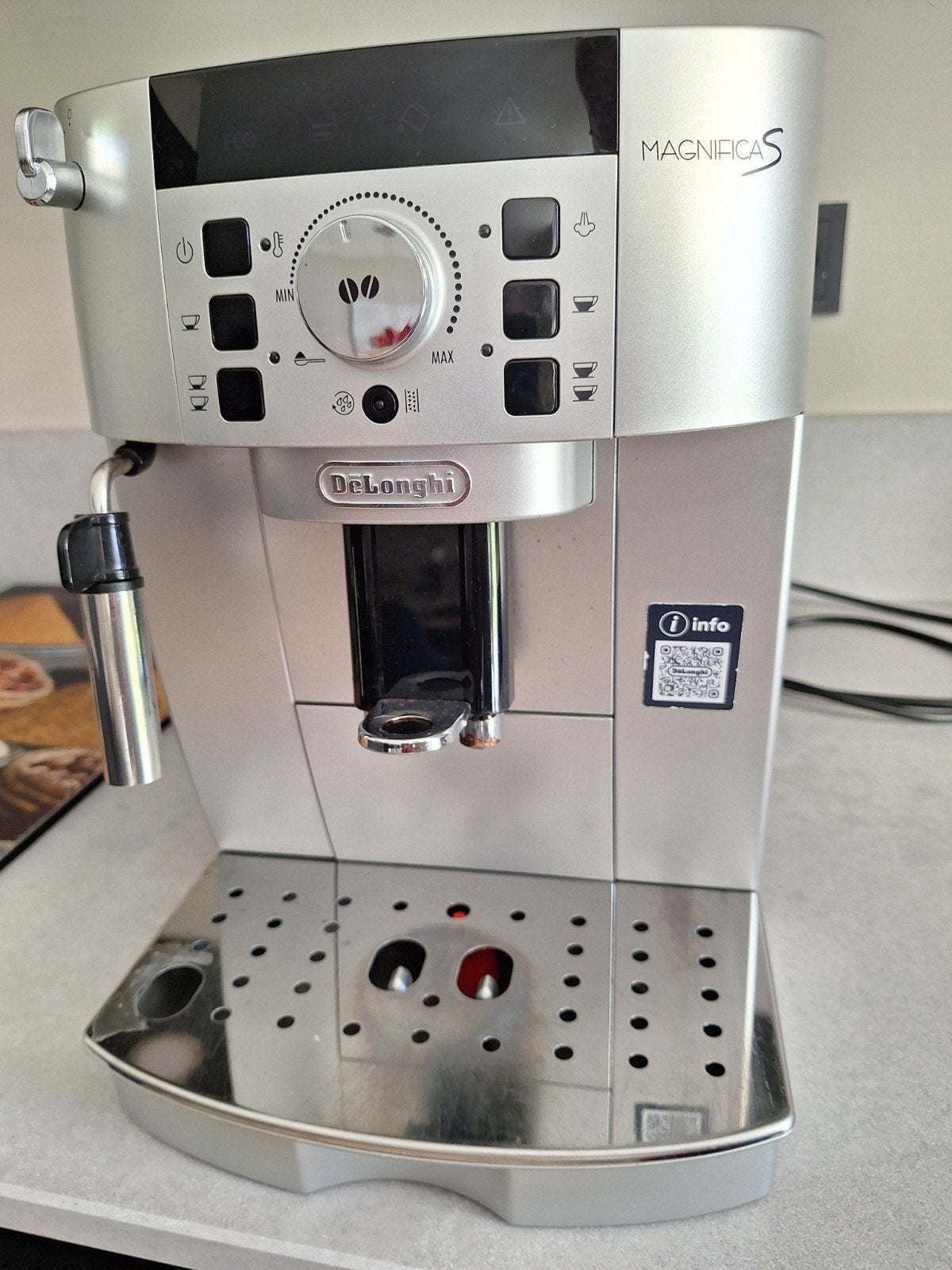 De'Longhi Magnifica S Ecam Zilver - Gebruikt, Gebruikt, Koffiemachine, Koffiebonen, Ophalen