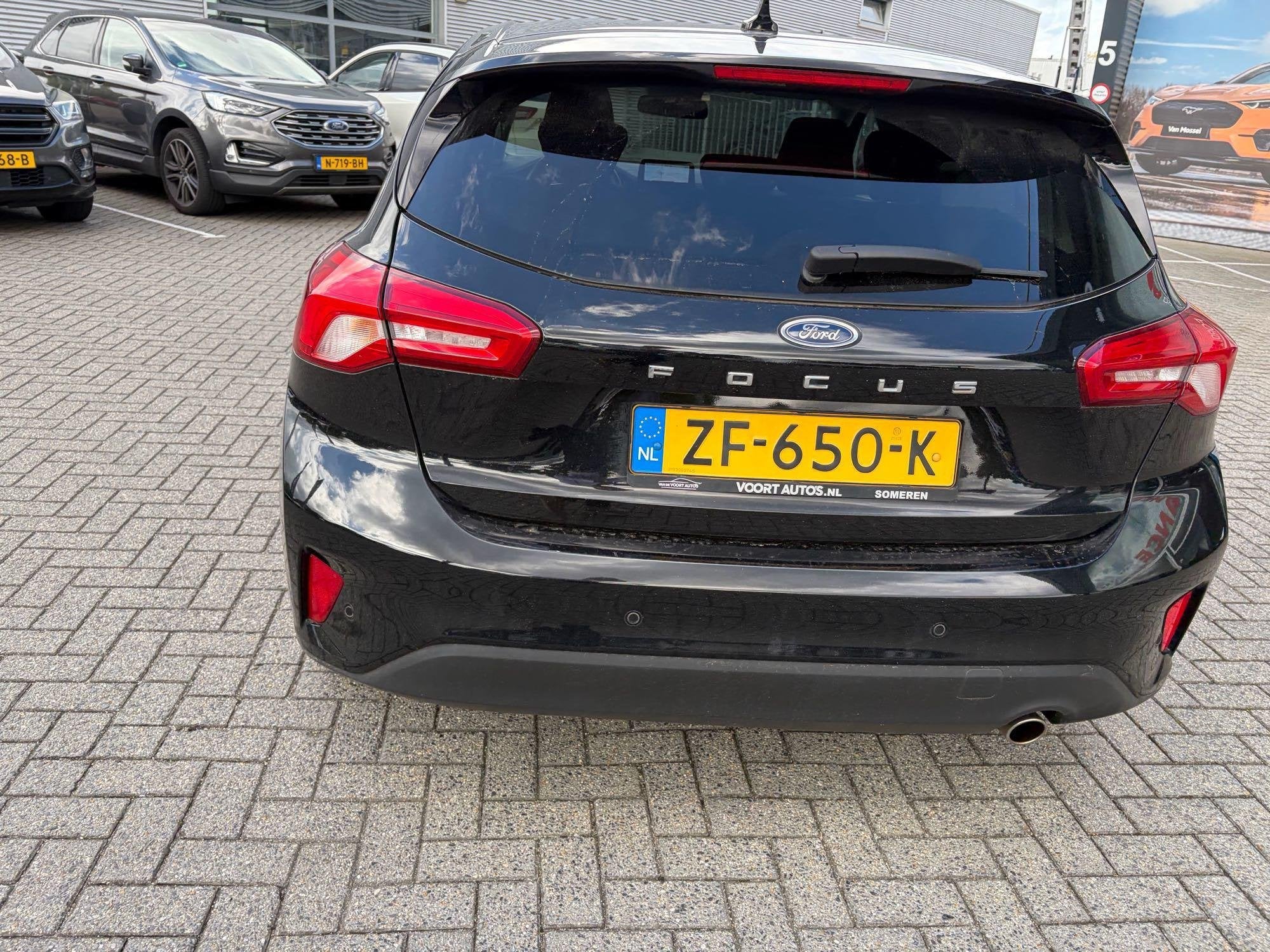 Ford Focus Titanium Business | CLIMATE CONTROL | PRIVACY GLA, 12 maanden, Gebruikt, Euro 6, Zwart