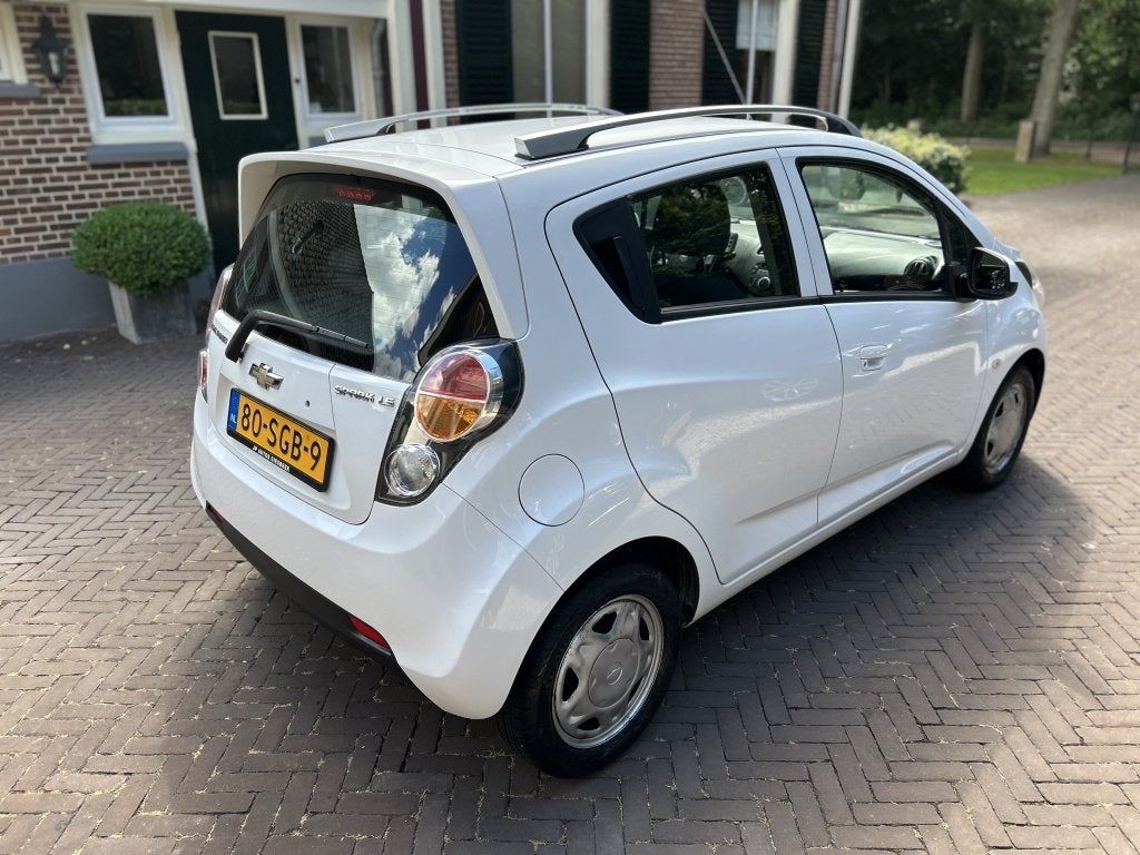 Chevrolet Spark 1.0 16V LS Airco NL-auto! NAP! Nwe APK, Auto's, Chevrolet, Stof, Gebruikt, 4 cilinders, Origineel Nederlands
