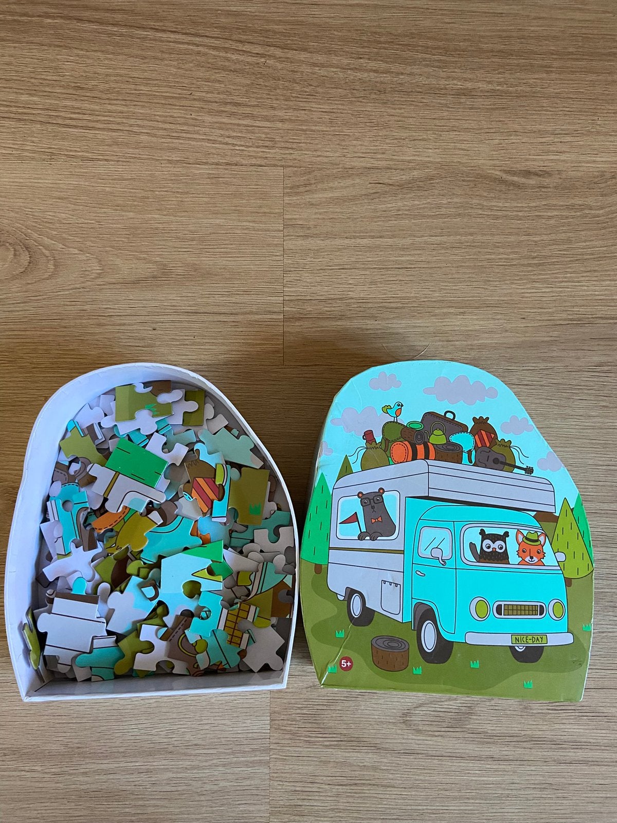 Een leuke kinderpuzzel met een afbeelding van een camper., Ophalen of Verzenden