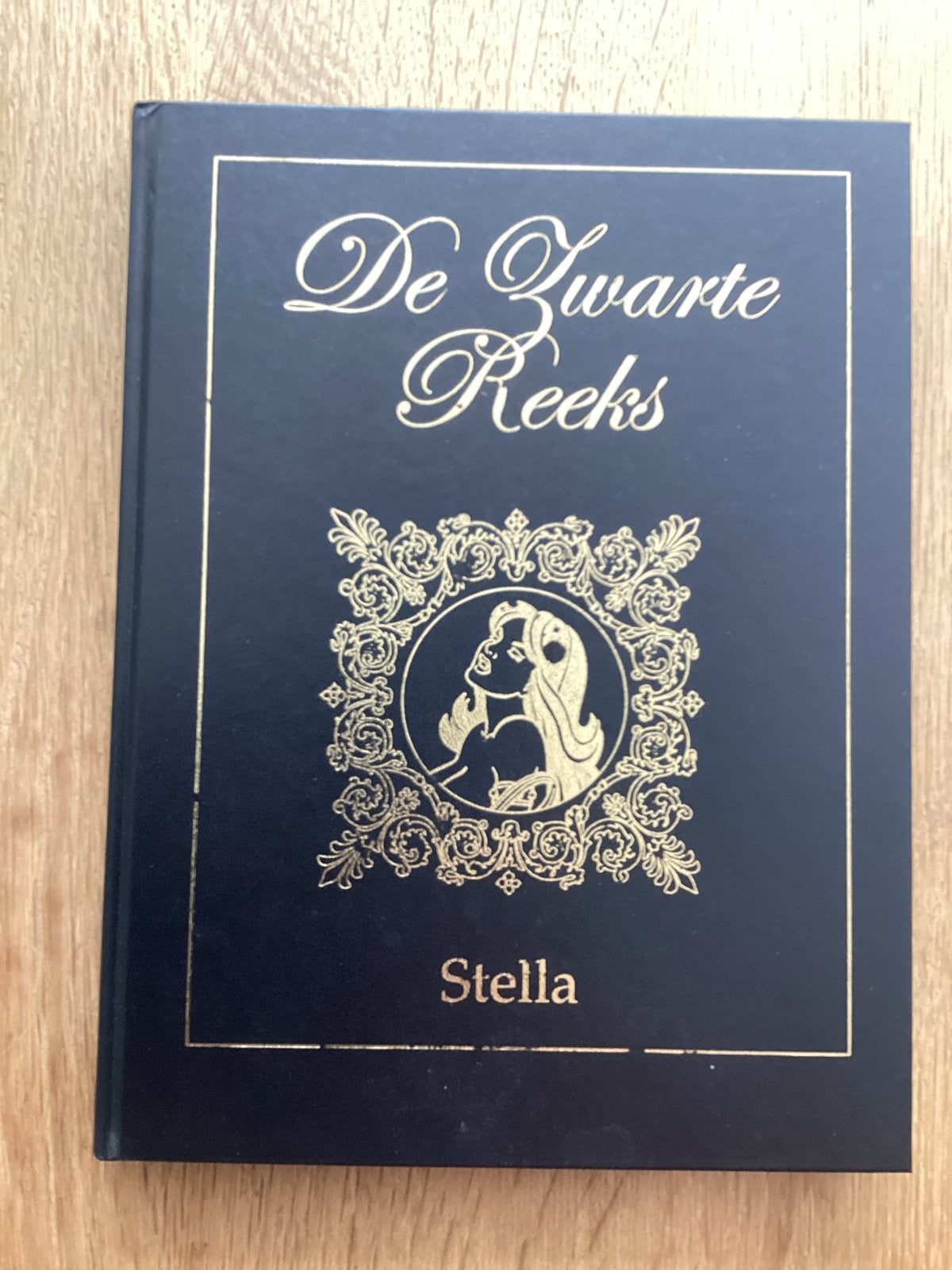 De Zwarte Reeks - Stella (Hardcover), Ophalen of Verzenden, Gelezen