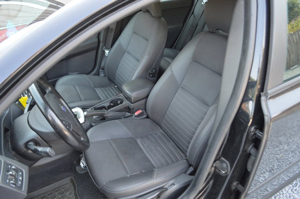Volvo V50 2.4i Summum Automaat Airco 5Drs Trekhaak, Auto's, Volvo, Gebruikt, 700 kg, Leder en Stof, 2435 cc
