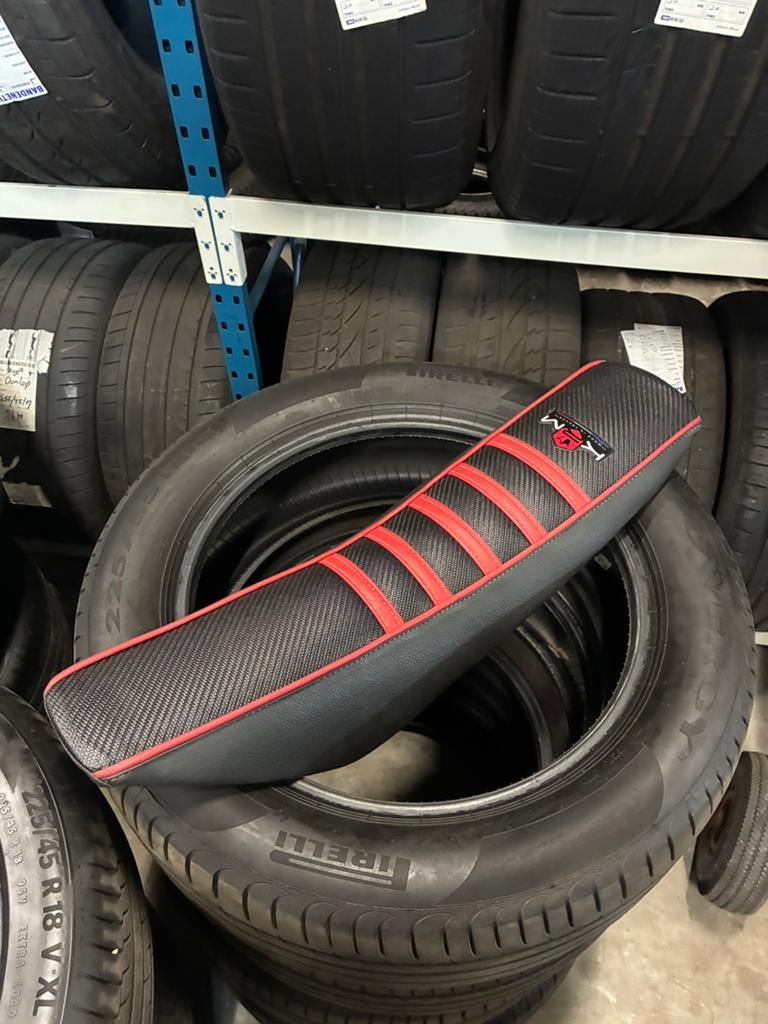 Yamaha dt zadel met krm zadelhoes, Motoren, Onderdelen | Yamaha, Ophalen, Nieuw