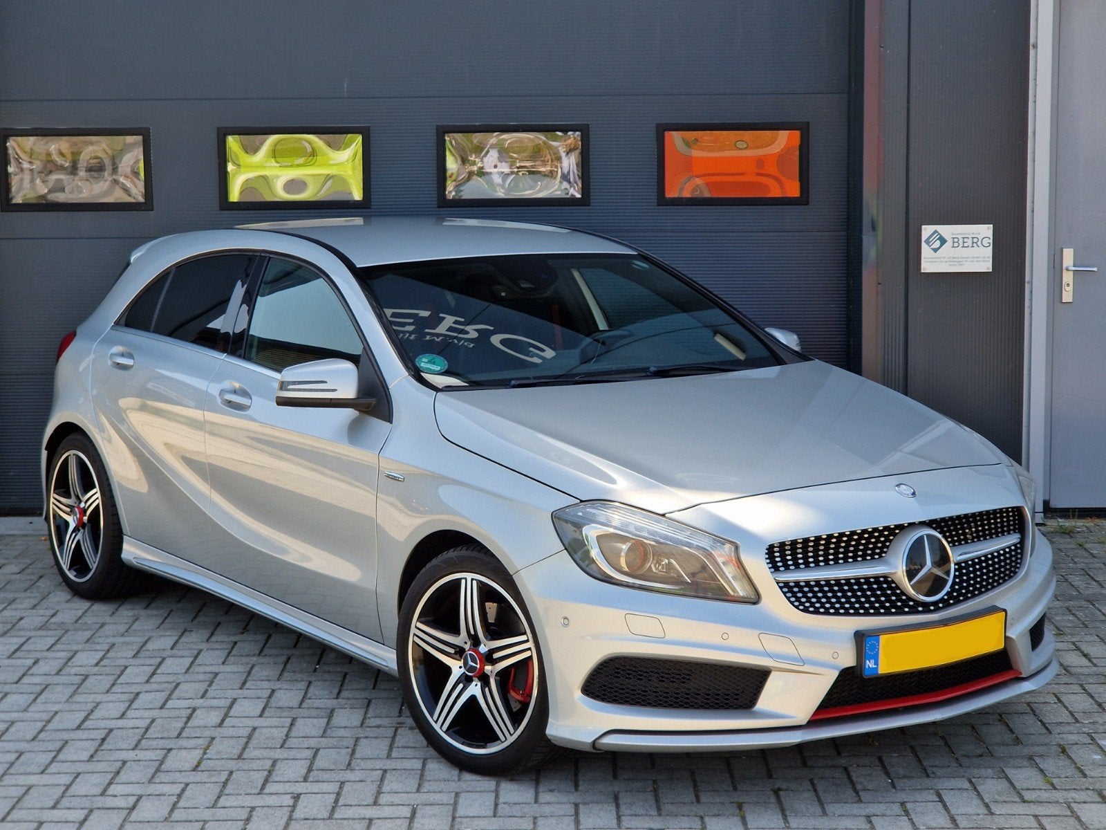 Mercedes-Benz A-Klasse A250 2.0 Sport AMG | NIEUWSTAAT, 730 kg, Zwart, 4 cilinders, 1365 kg