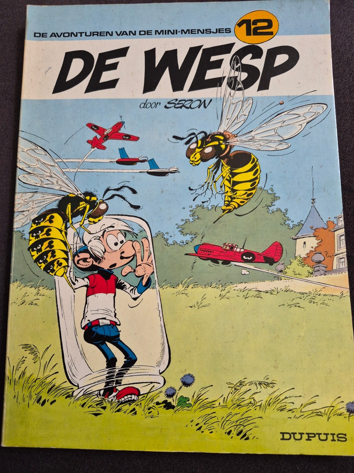 De Mini-Mensjes - De Wesp (nr. 12) - 1e druk 1981, Eén stripboek, Ophalen of Verzenden, Zo goed als nieuw