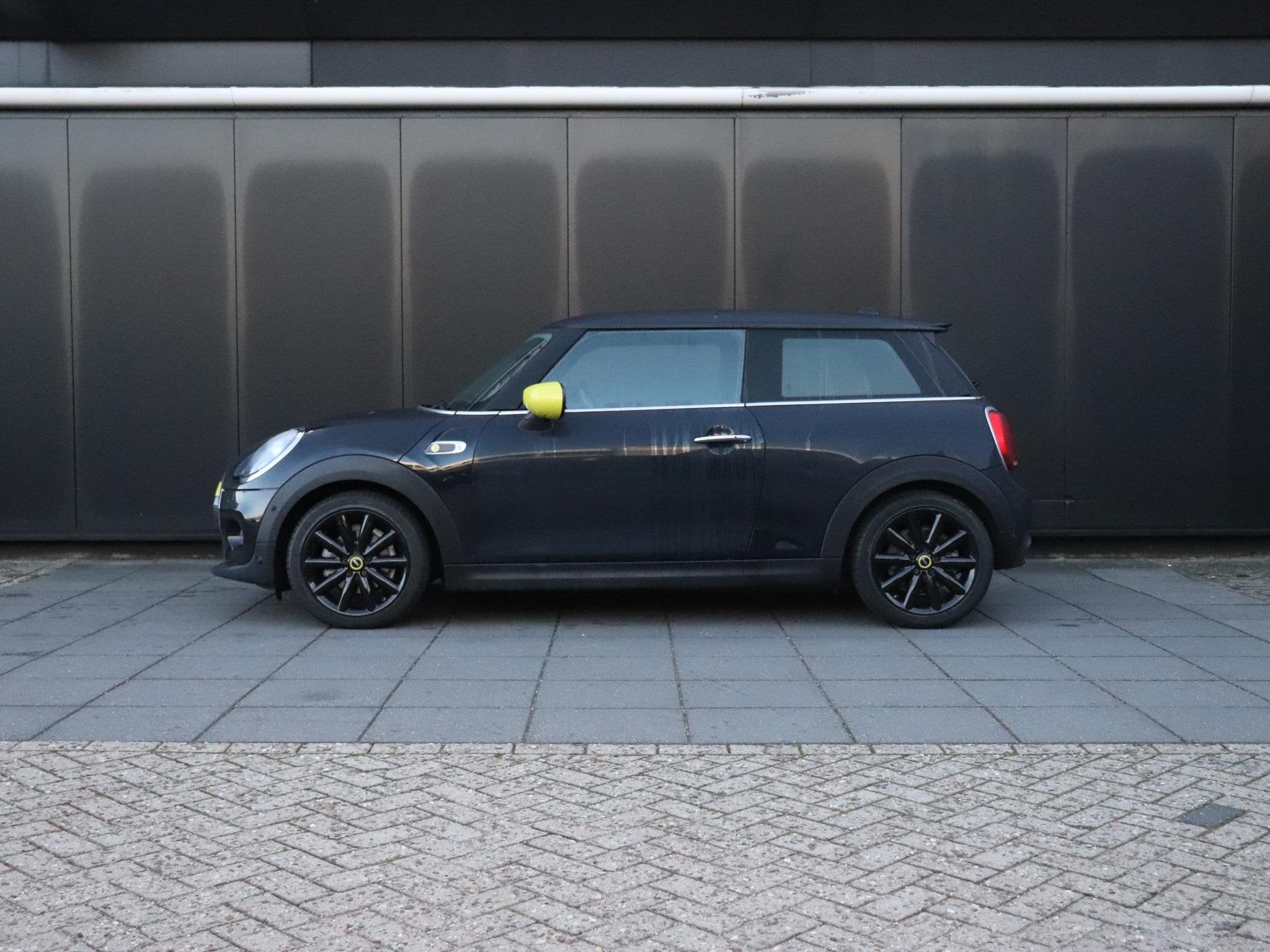 MINI Electric cooper S 33 kWh | LEDER | PANO-DAK | CAMERA |, Auto's, 1340 kg, 33 kWh, Mini Electric, Leder