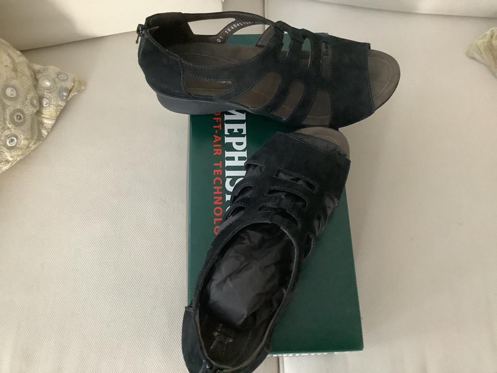Mephisto sandalen zwart suède maat 39, Ophalen of Verzenden, Zo goed als nieuw