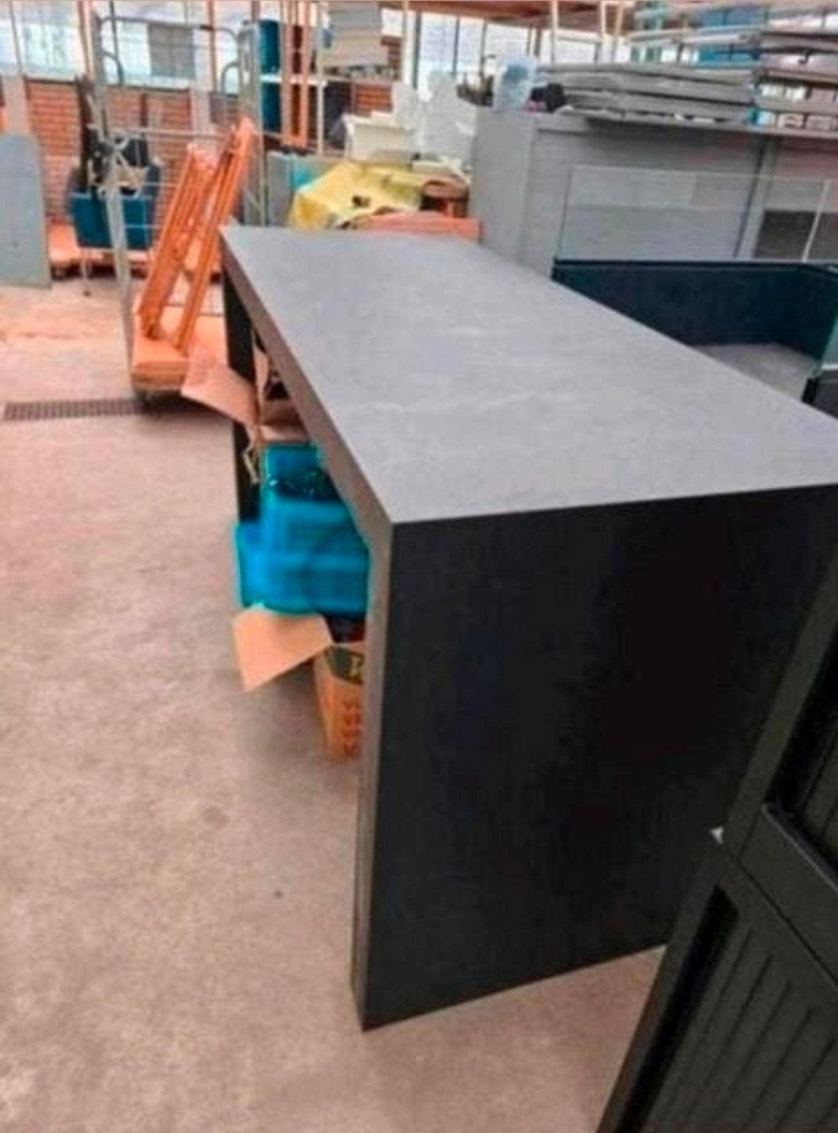 Bureau & tafel 200x80 100hoog, Ophalen