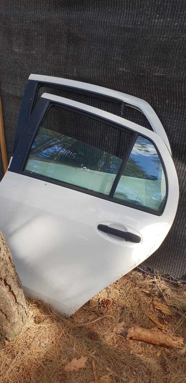 TOYOTA YARIS PORTIEREN LA BJ 2009, Gebruikt, -, Deur, -
