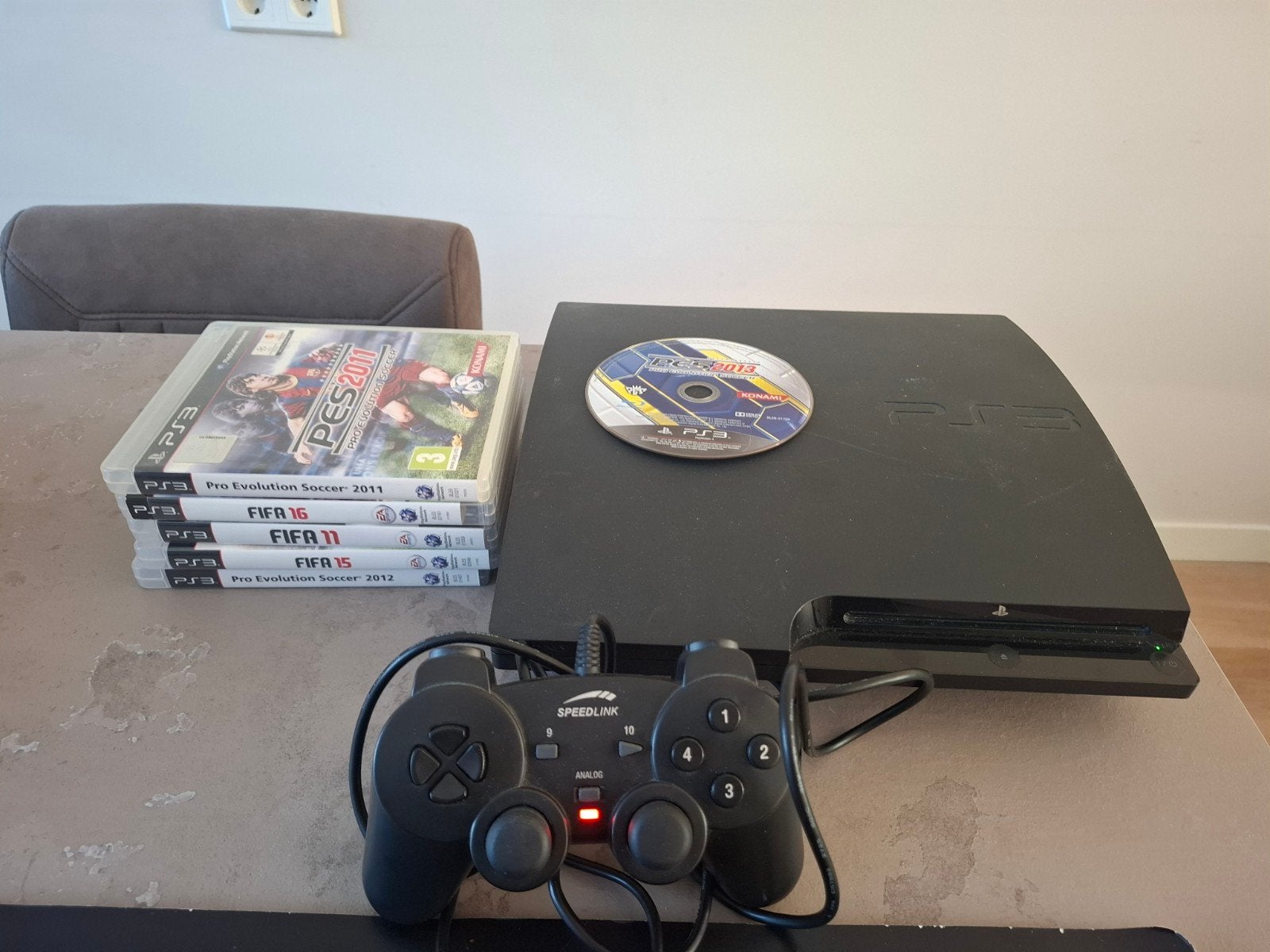 Playstation 3 met controller en 6 voetbalgames, Verzenden, Gebruikt, Met 1 controller, Met games