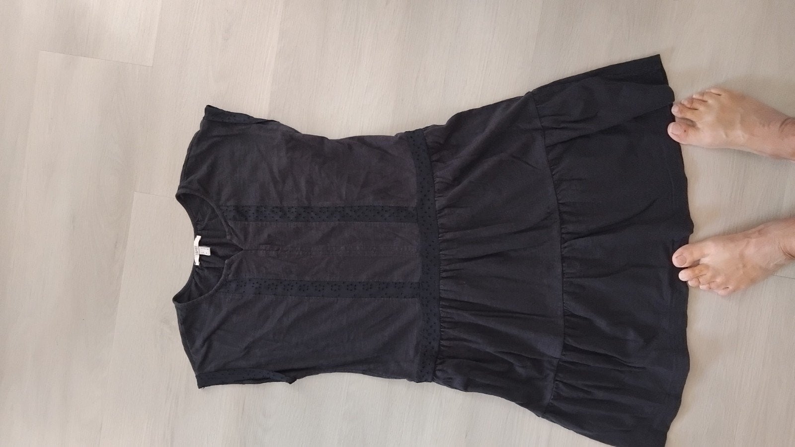 Jurk stroken en bewerkt Esprit 44-46 (staat S in), Zwart, Maat 42/44 (L), Ophalen of Verzenden, Gedragen