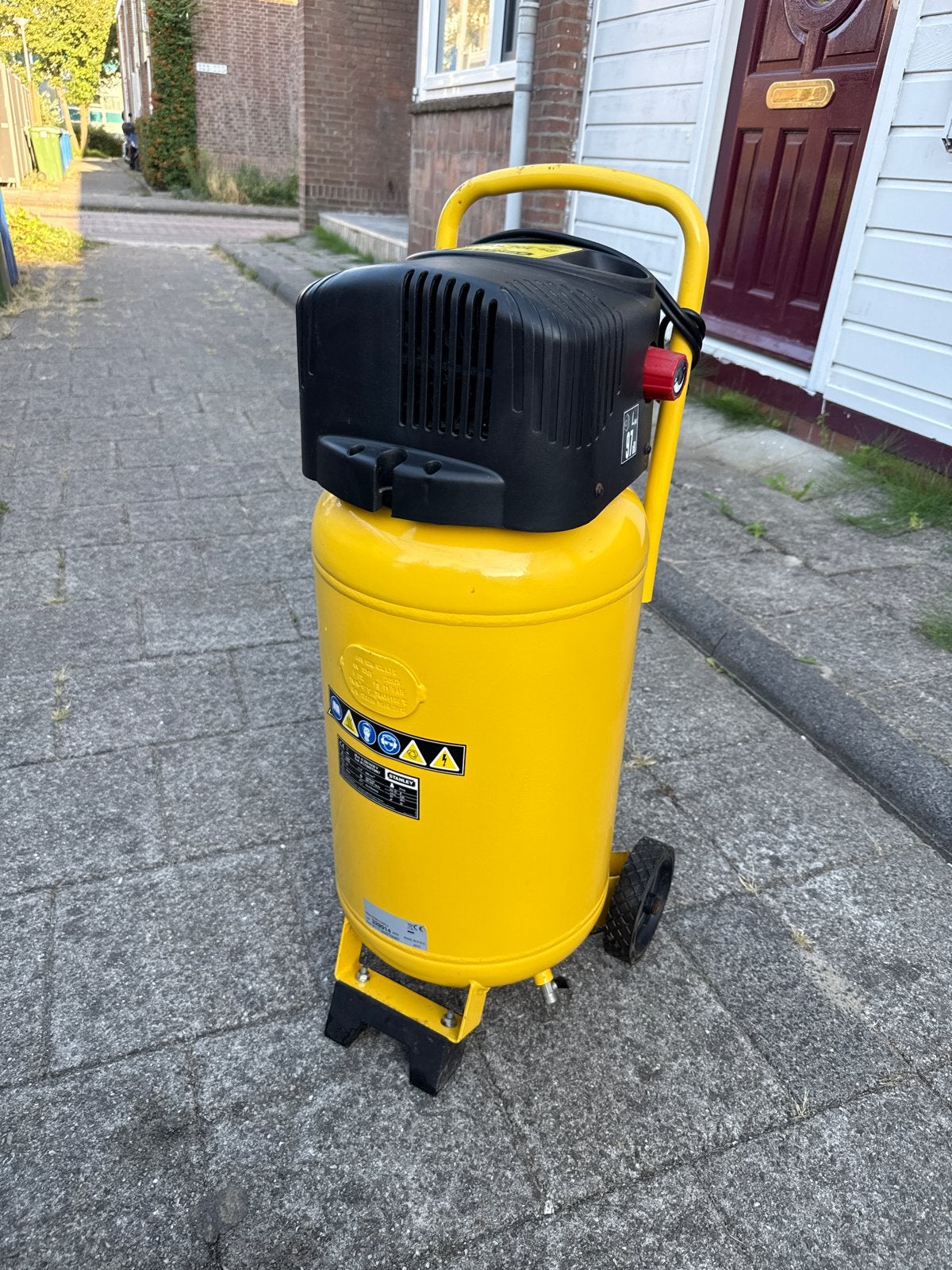 Stanley Luchtcompressor 50L 10 bar, Gebruikt, 6 tot 10 bar, Ophalen of Verzenden, 25 tot 100 liter