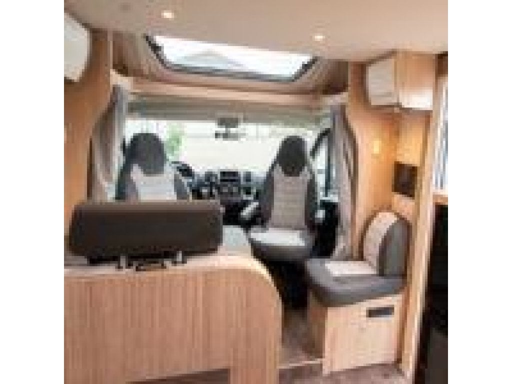Sunlight T67S Adventue, Enkele bedden, Automaat, Airco, Caravans en Kamperen, Automaat, Chemisch toilet, Standaard zit, Sunlight