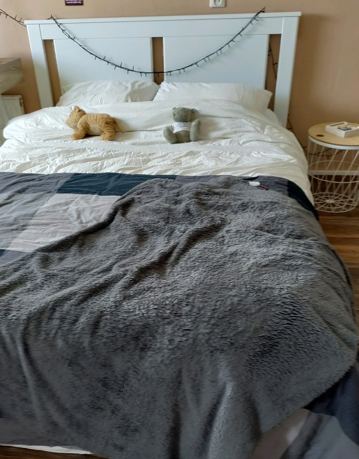 Songesand twijfelaar bed met lattenbodem en matras, Ophalen, Wit, 140 cm, Zo goed als nieuw