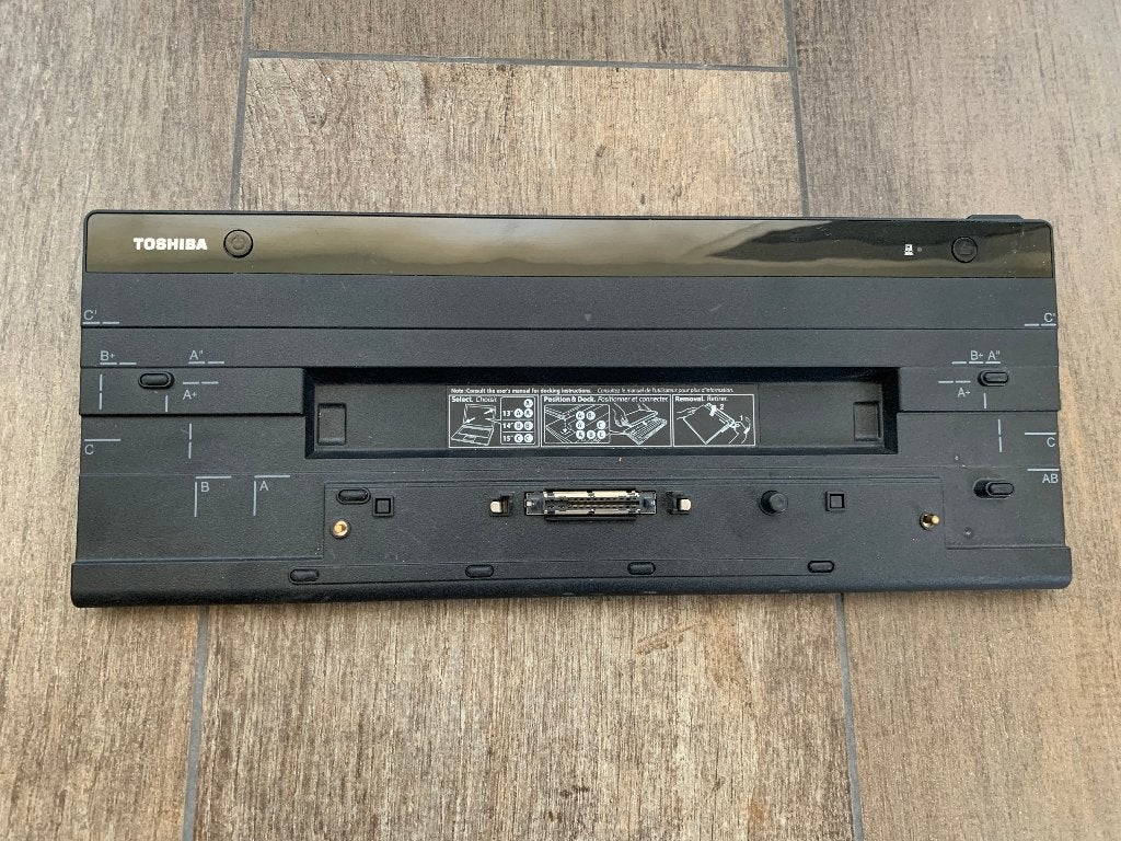 TOSHIBA PA5116E-2PRC Hi-Speed Port Replicator III ZF096583H, Ophalen of Verzenden, Gebruikt, Laptop