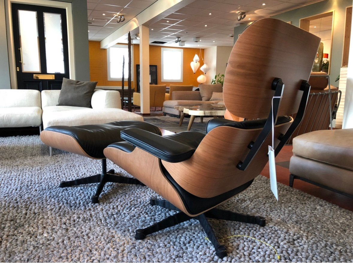 Nieuwe Vitra Lounge Chair + Ottoman icm Nero premium leder, Vitra, Info@micheldethouars.nl, 9723 CA, Nieuw