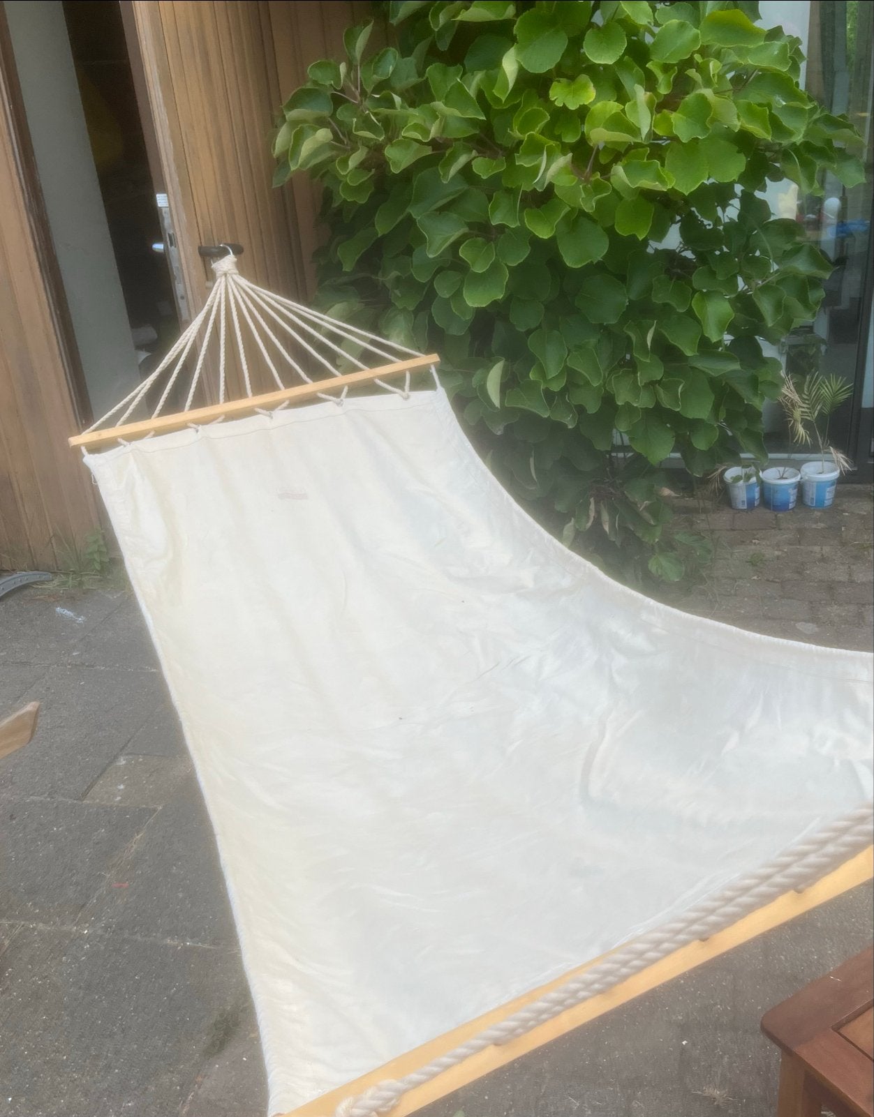 Comfortabele witte hangmat voor binnen en buiten, Tuin en Terras, Hangmatten, Ophalen, Binnen, Gebruikt, Met standaard