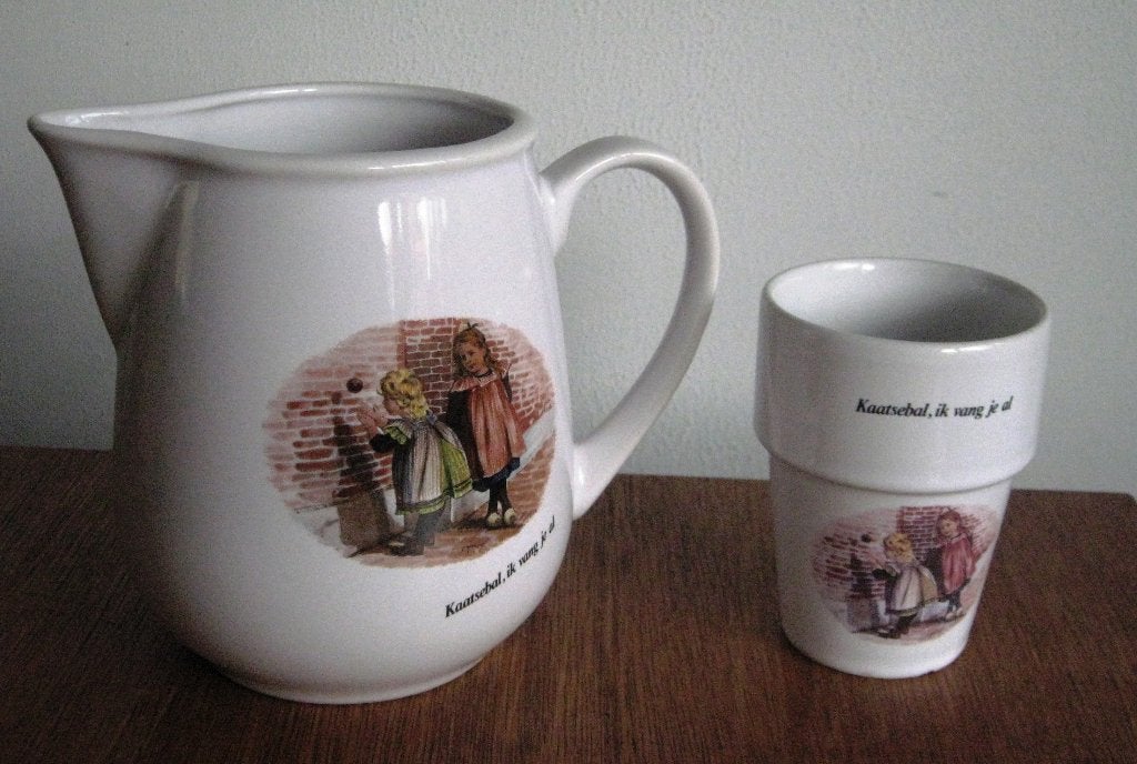 Schenkkan voor sap, water etc. met een beker, Kan, Gebruikt, Keramiek, Ophalen of Verzenden