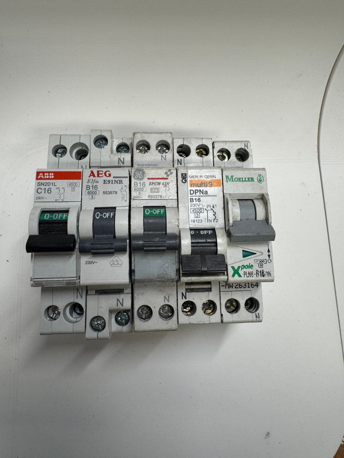 Diverse B16/C16 Automaten ABB AEG GE Moeller, Ophalen of Verzenden, Gebruikt, Installatieautomaat