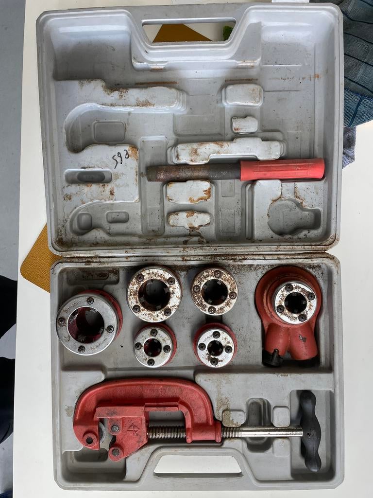 Dieter Kress GMBH pijpensnijder en draadtapset, Gebruikt, Ophalen of Verzenden, Nvt, Nvt