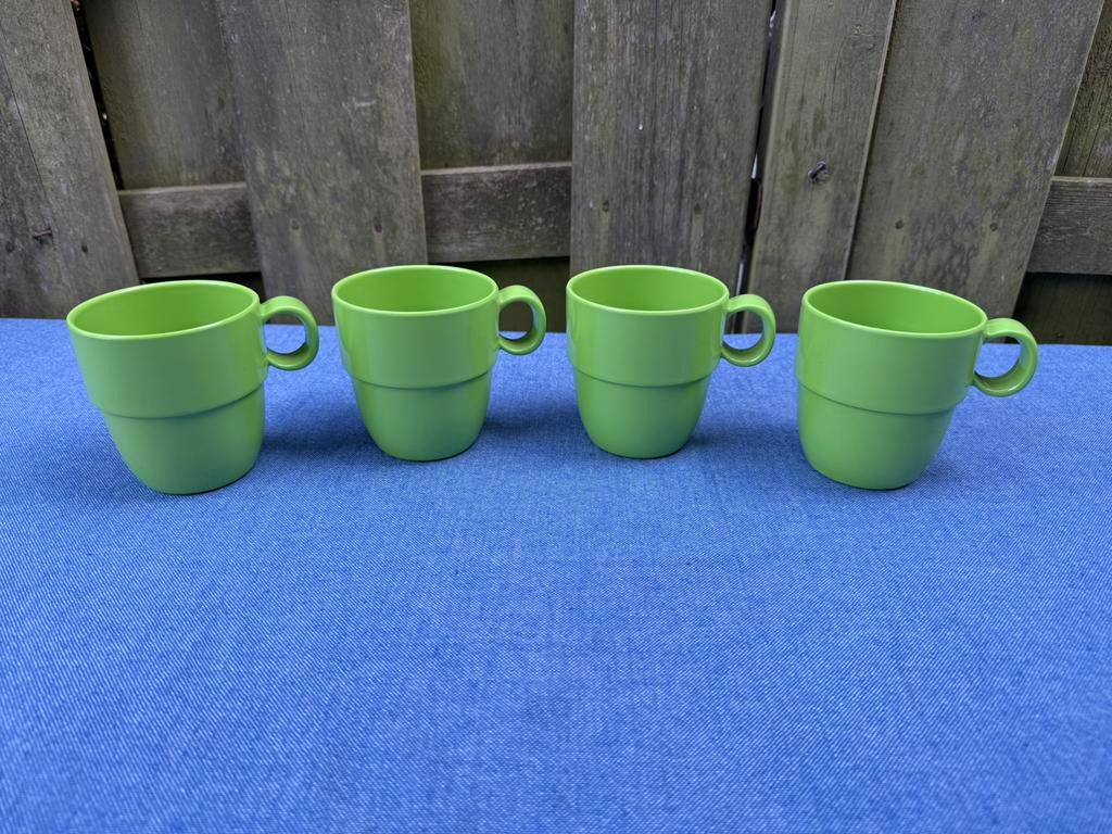 4 mooie felgroene bekers van melamine mokken, Ophalen of Verzenden, Zo goed als nieuw