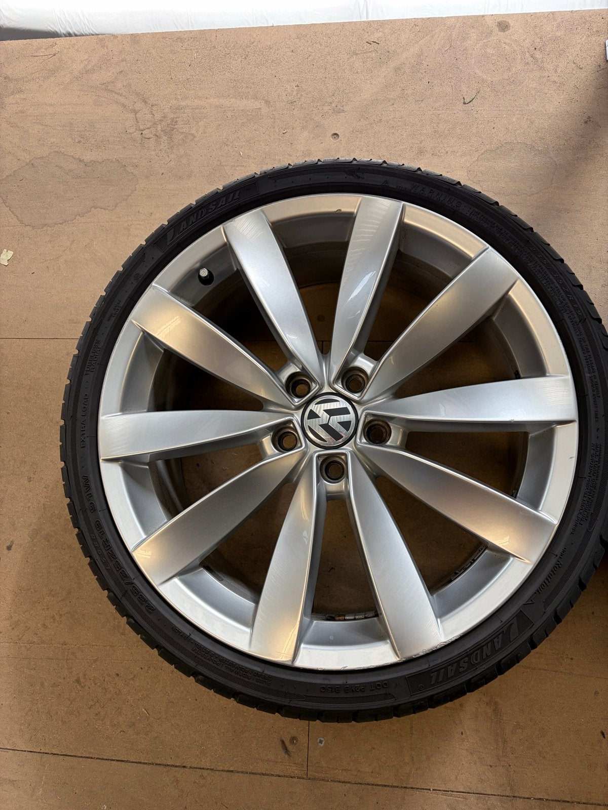Vw lugano velgen met banden, Auto-onderdelen, Banden en Velgen, Gebruikt, Banden en Velgen, 235 mm, Personenwagen