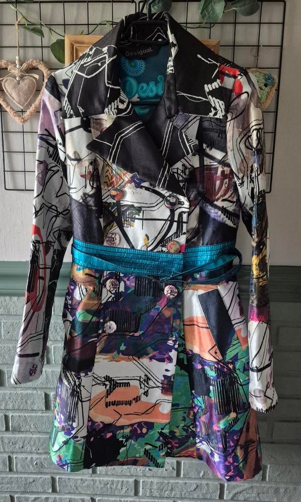 Desigual trenchcoat maat M - Kleurrijk en uniek, Maat 38/40 (M), Zwart, Ophalen of Verzenden, Zo goed als nieuw