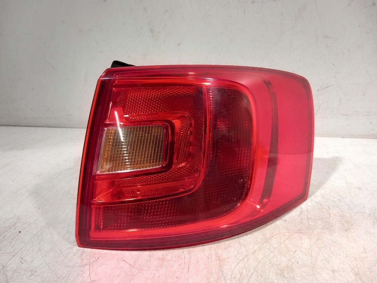 Achterlicht carrosserie rechts Volkswagen Jetta, Auto-onderdelen, Onderdelen@venauto.nl, Van der Ven Autorecycling B.V., Gebruikt