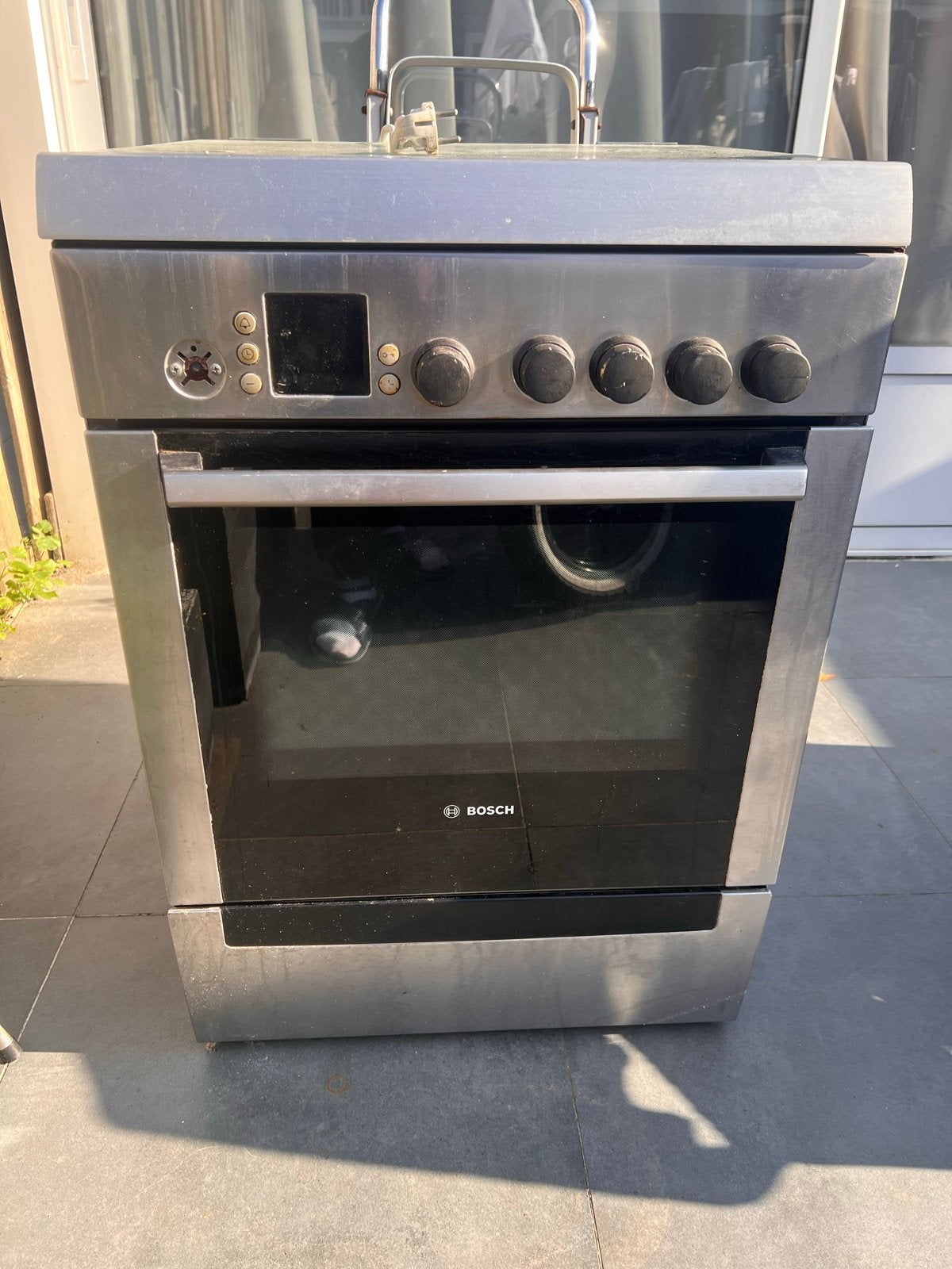 Bosch Fornuis met Oven - Gebruikt (knopje kapot), Ophalen, Gebruikt, 4 kookzones, Gas