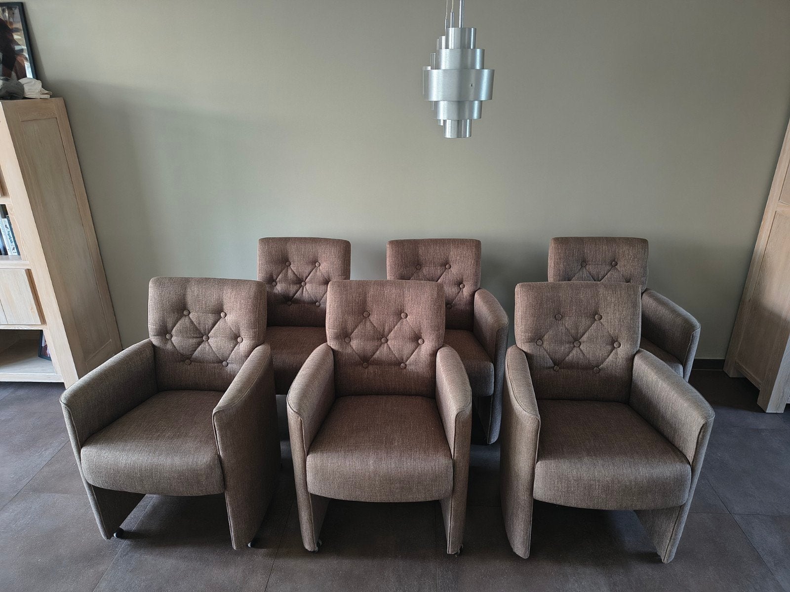 6 elegante bruine stoffen verrijdbare eettafelstoelen, Ophalen, Gebruikt, Bruin, Elegant
