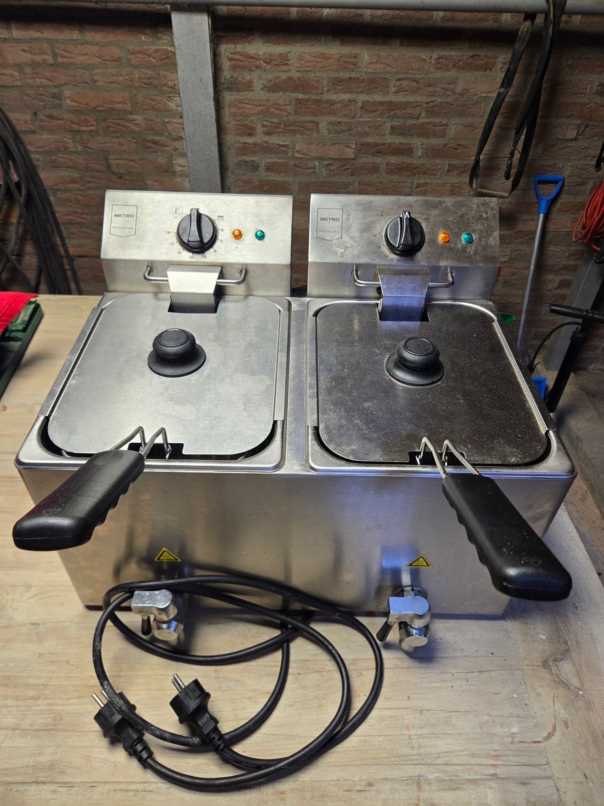 Metro Professional GDF3028 Duo-friteuse, 3 tot 4 liter, Ophalen, Gebruikt, Duo-friteuse