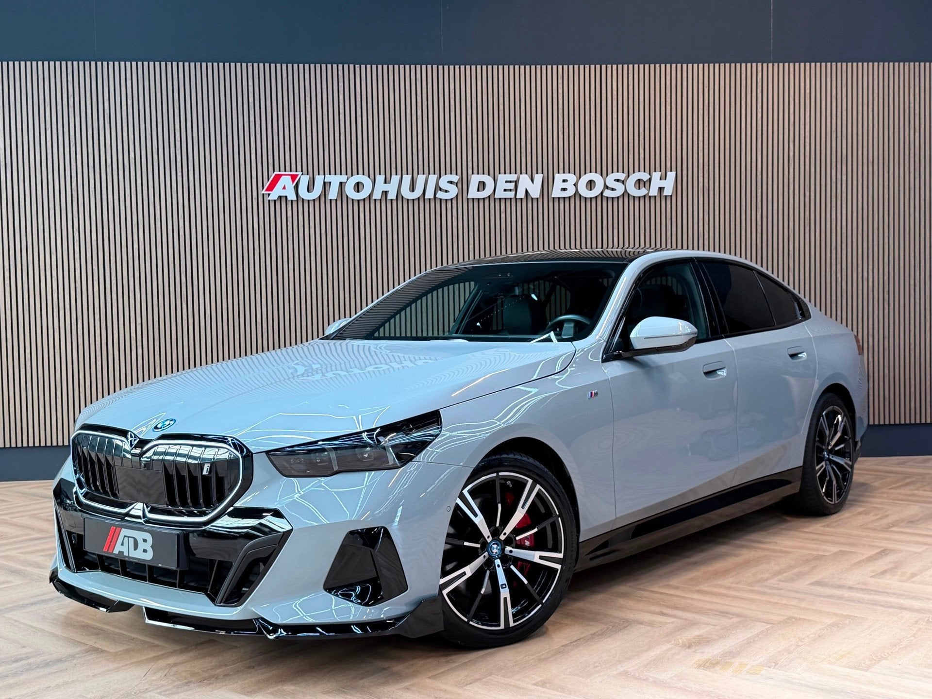 BMW I5 EDrive40 84 kWh M Sport - Pano - 360 - H&K - Keyles, Auto's, BMW, Automaat, Achterwielaandrijving, Gebruikt, Zwart