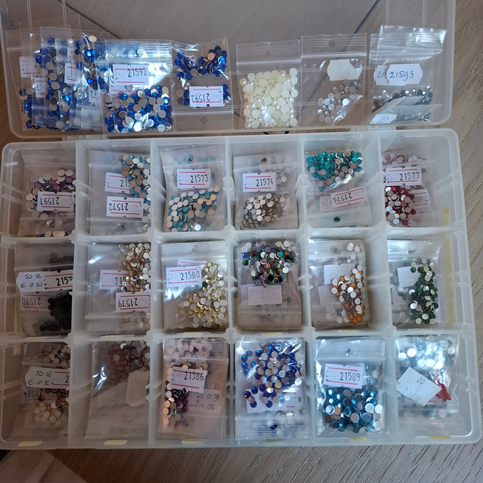 Grote partij non-hotfix strass steentjes 4mm en 6mm, Ophalen of Verzenden, Nieuw