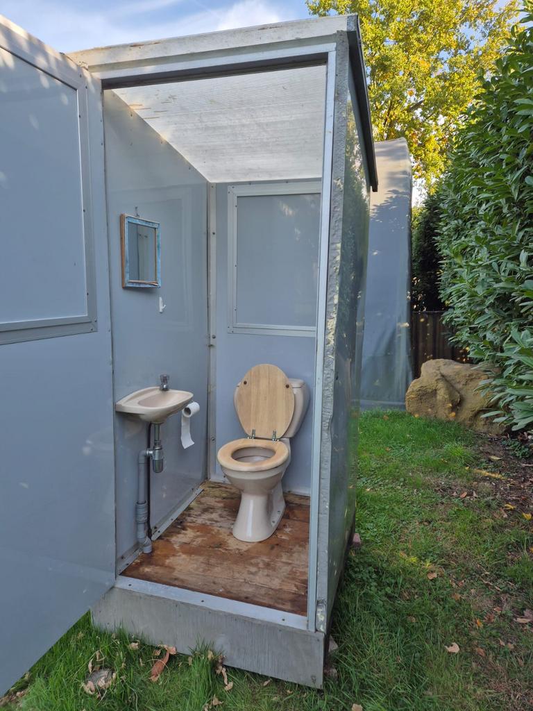 Toilethuisje (lichtgewicht en verplaatsbaar), Ophalen