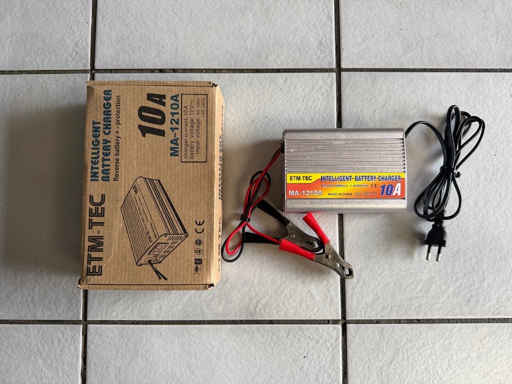 ZGAN ! ETM-TEC MA1210 10A accu oplader voor de watersport, Watersport en Boten, Ophalen of Verzenden, Zo goed als nieuw, Motor en Techniek