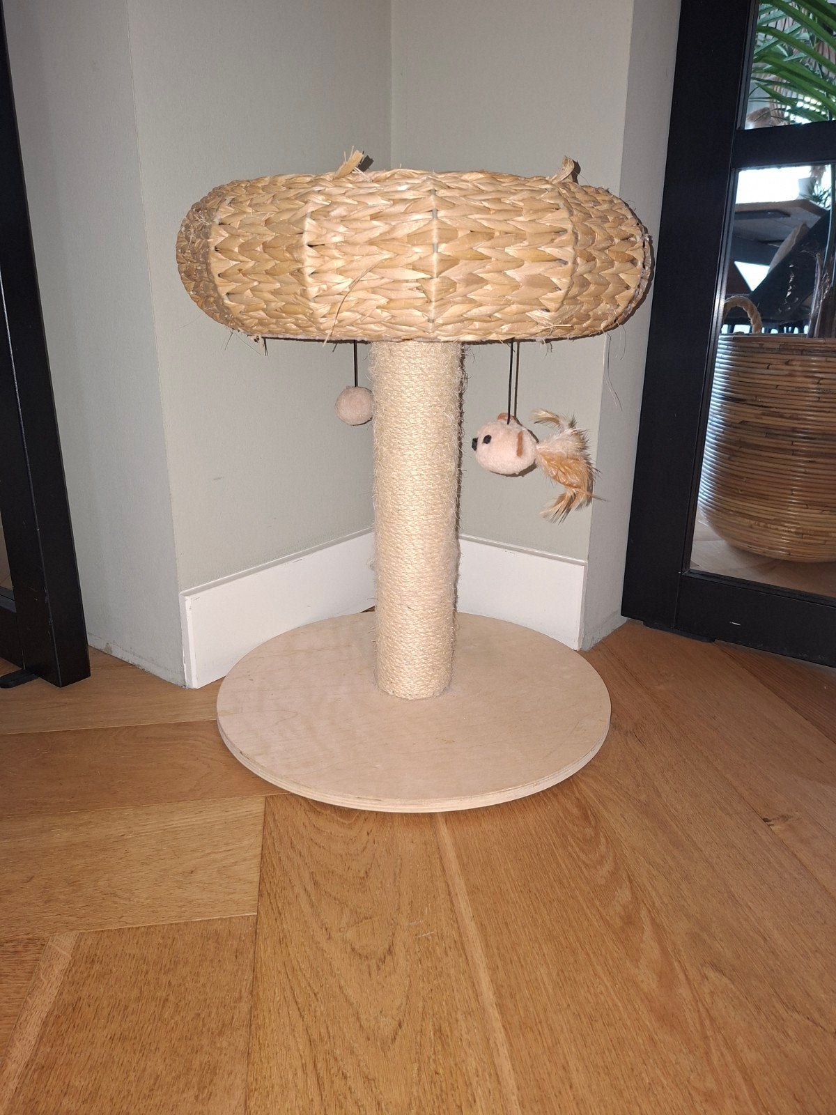 Kattenkrabpaal met mandje, Ophalen, Zo goed als nieuw, Krabpaal