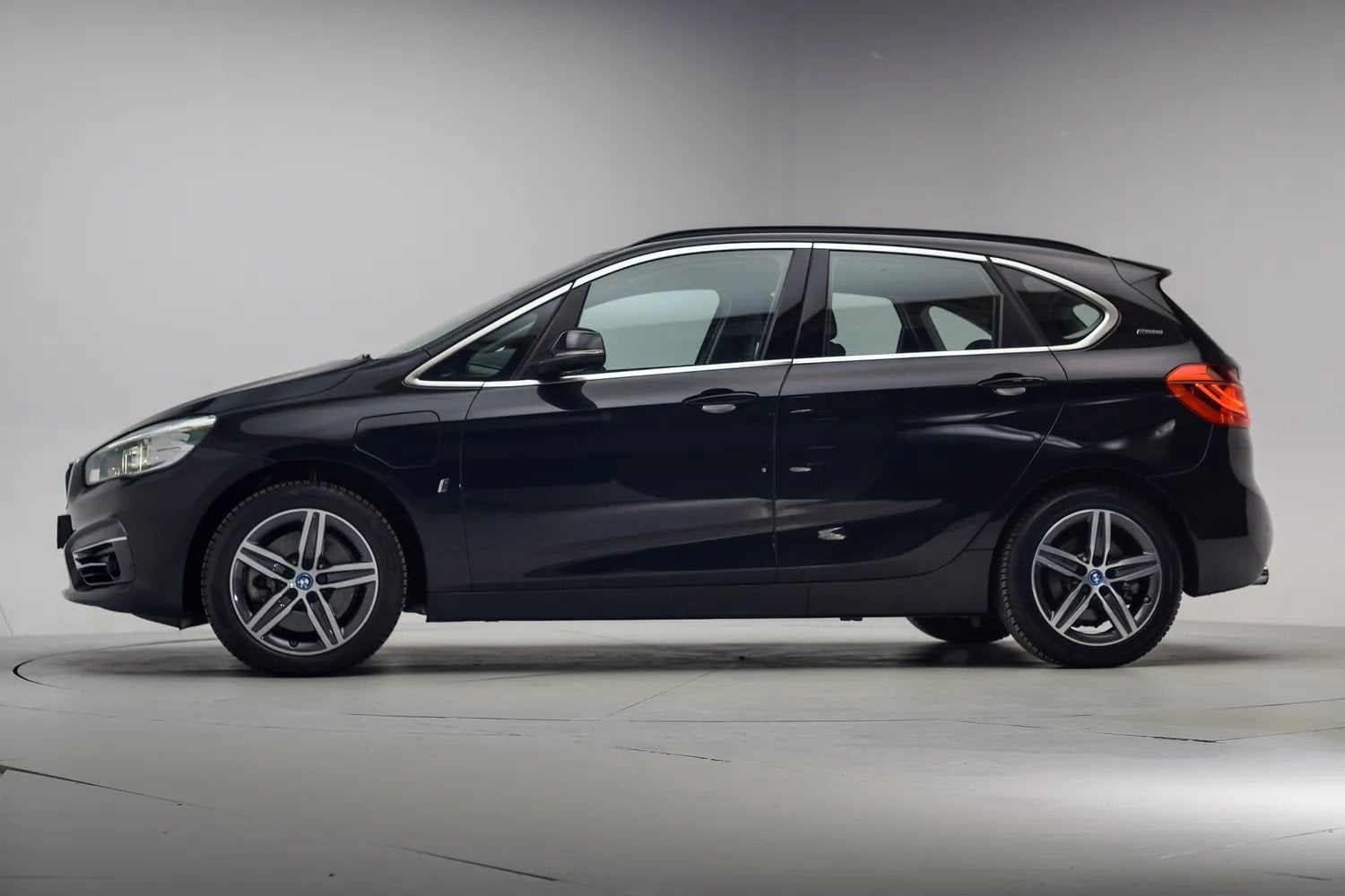 BMW 2 Serie 225XE IPERFORMANCE [ AUT Stoelverwarming Parkeer, Automaat, 136 pk, Gebruikt, Zwart
