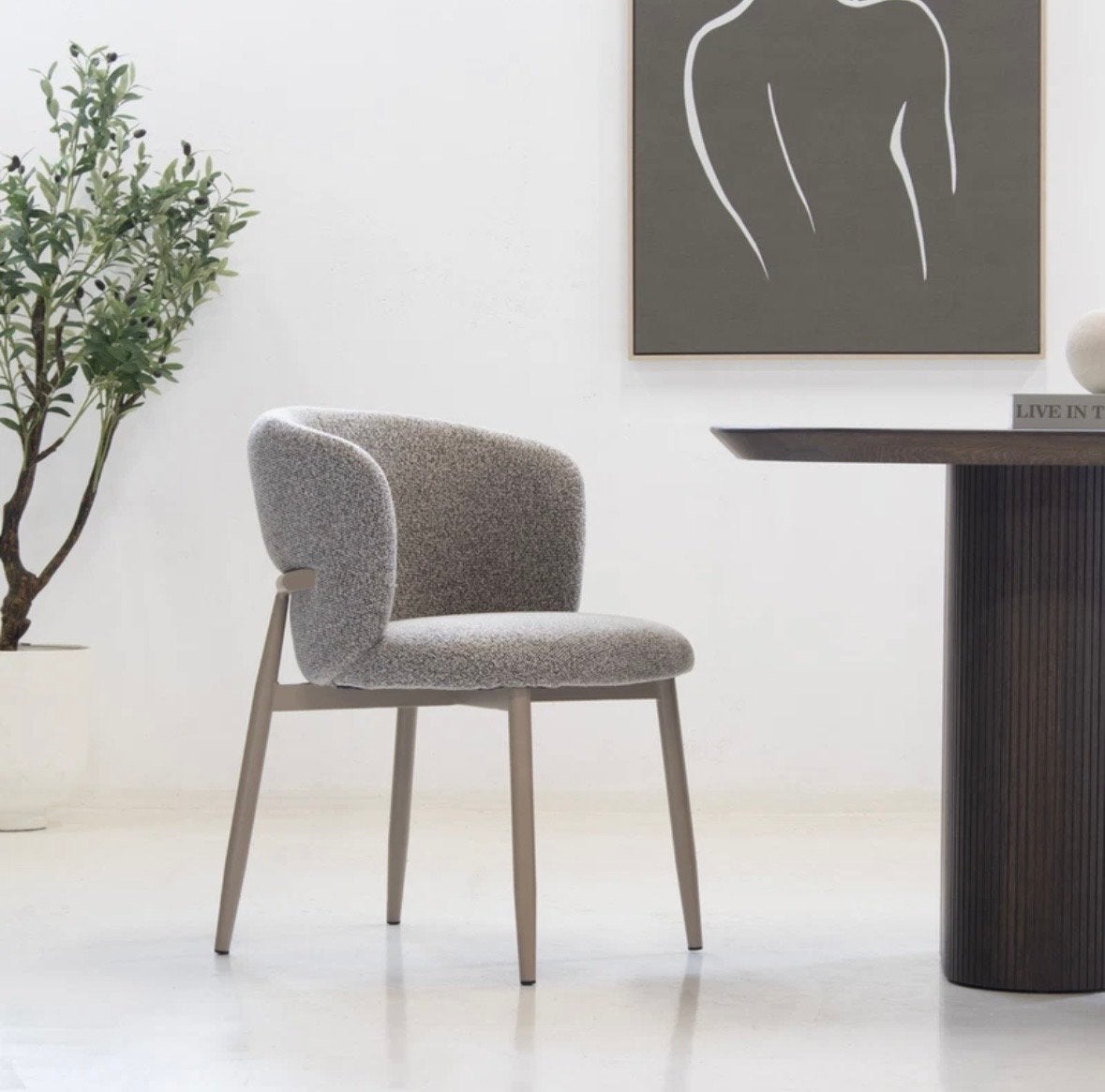DEJA living eetkamerstoelen 4 stuks taupe/beige, Ophalen, Japandi, Overige kleuren, Zo goed als nieuw
