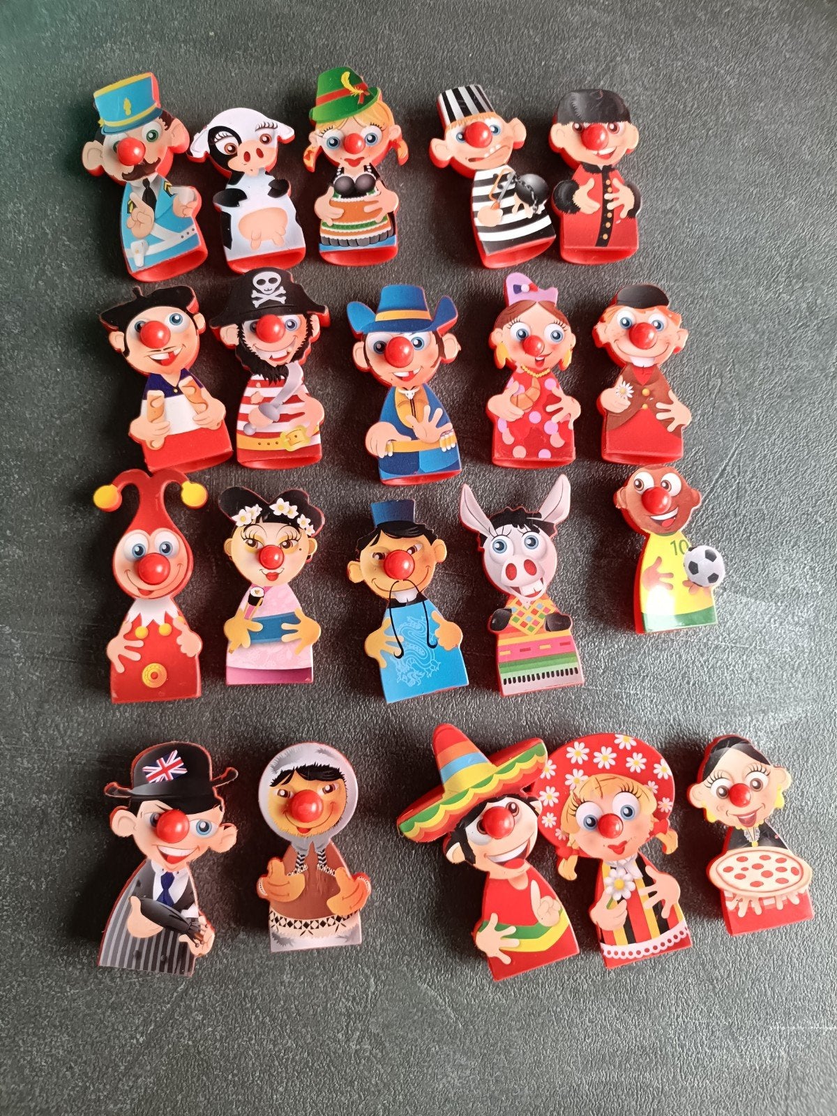 Efteling carnaval festival poppetjes, Ophalen of Verzenden, Zo goed als nieuw, Beeldje of Poppetje